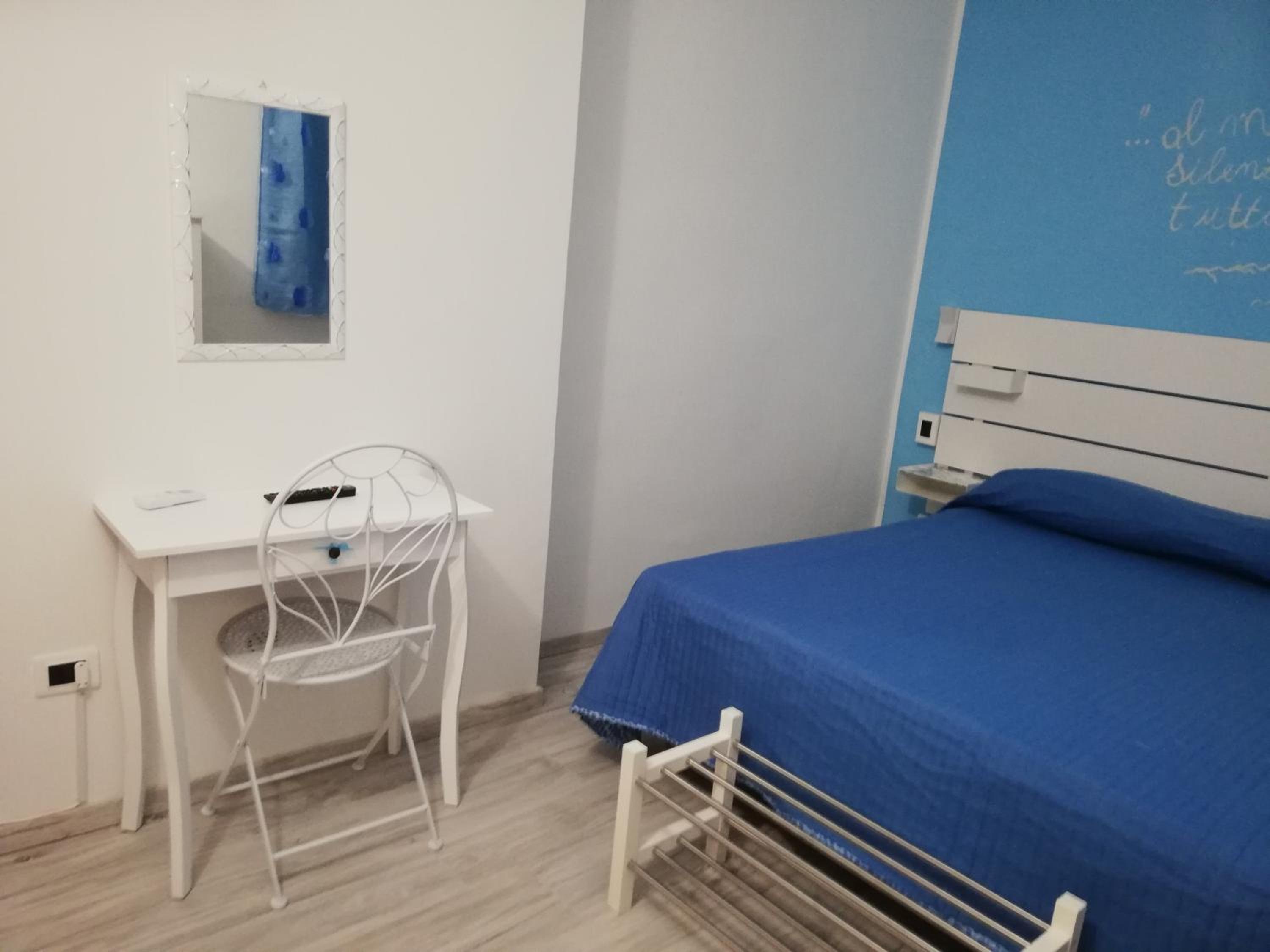 Standard Double Room photo 3