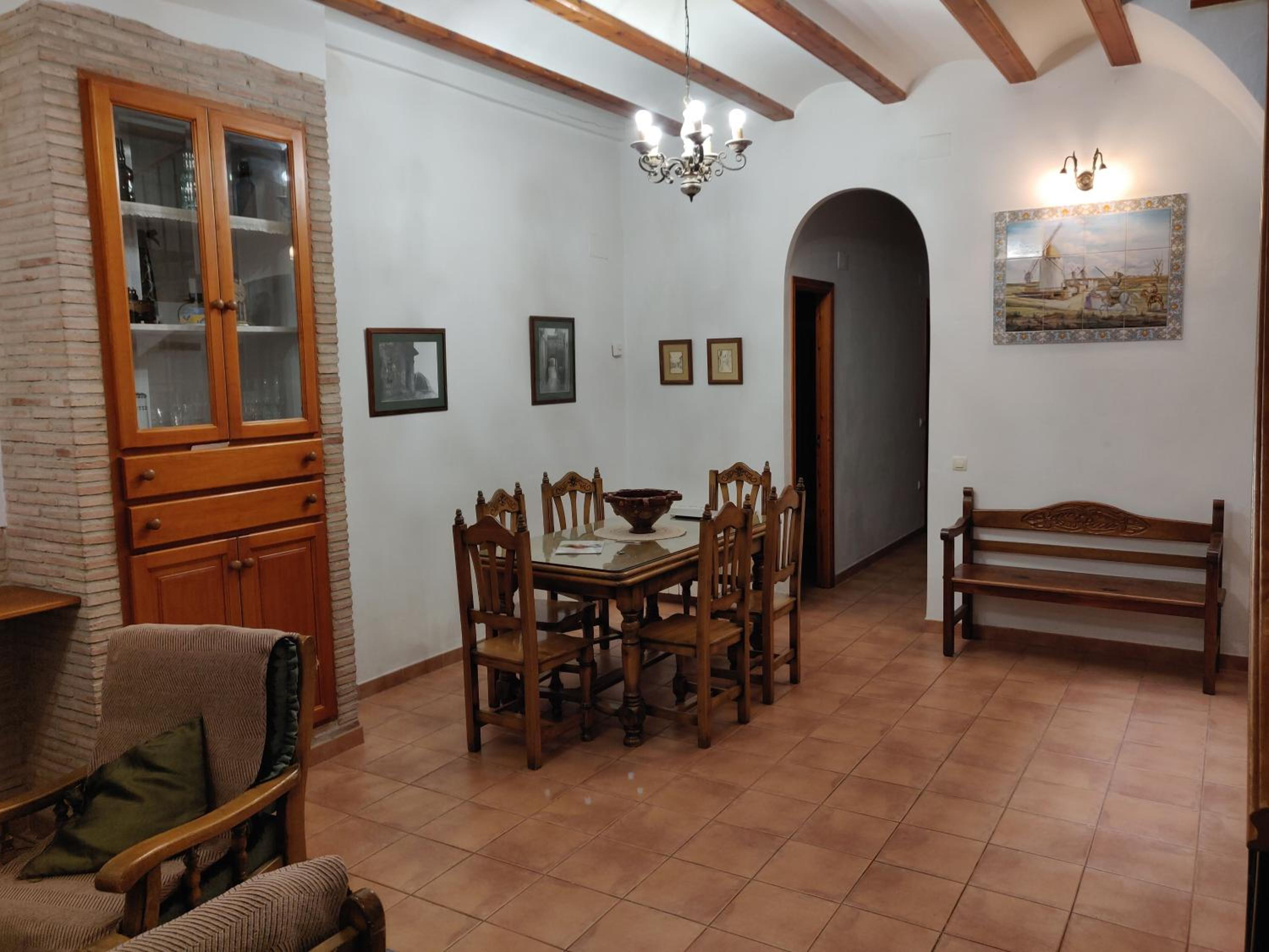 Six-Bedroom House photo 2