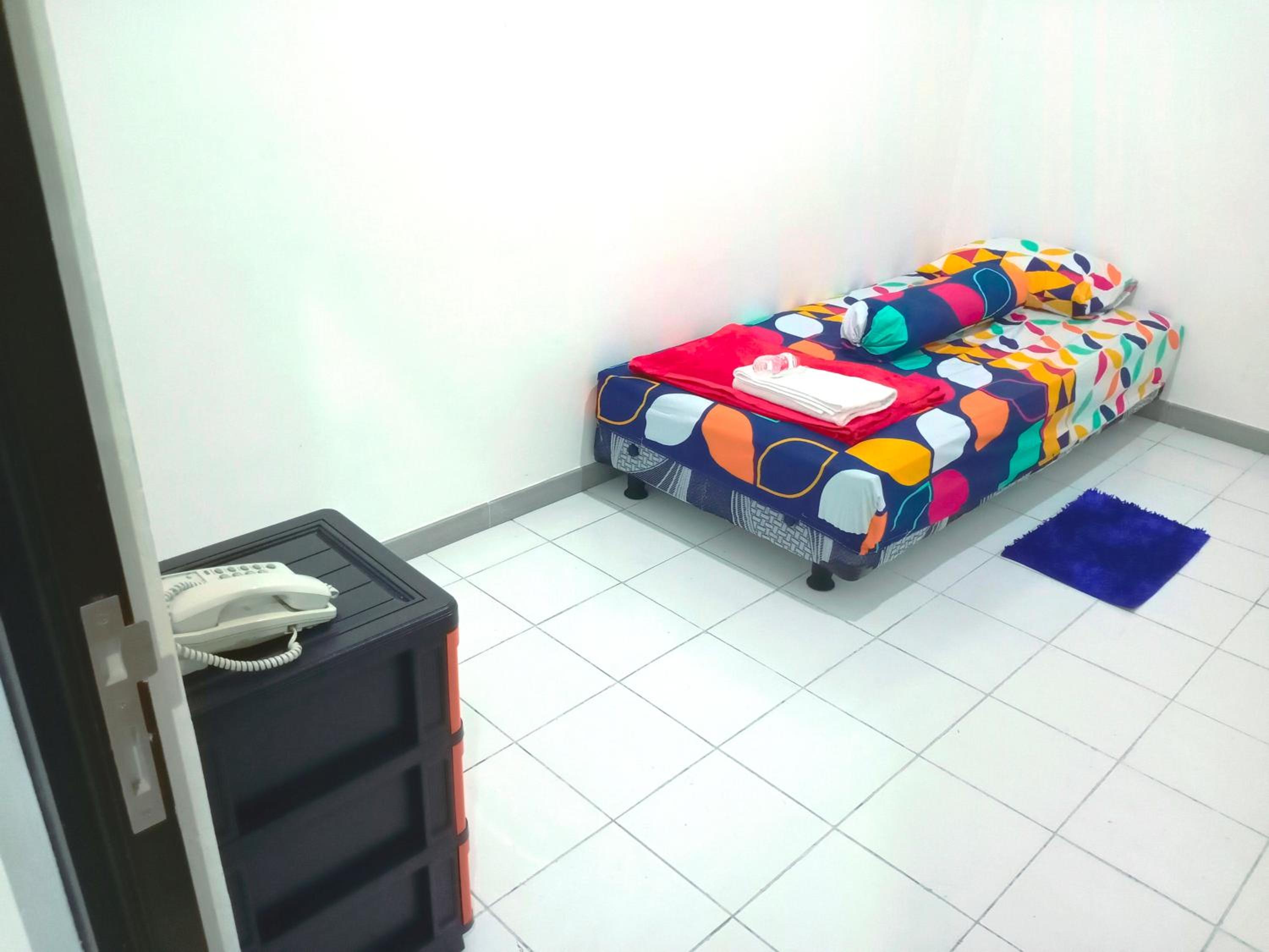 Budget Single Room photo 3
