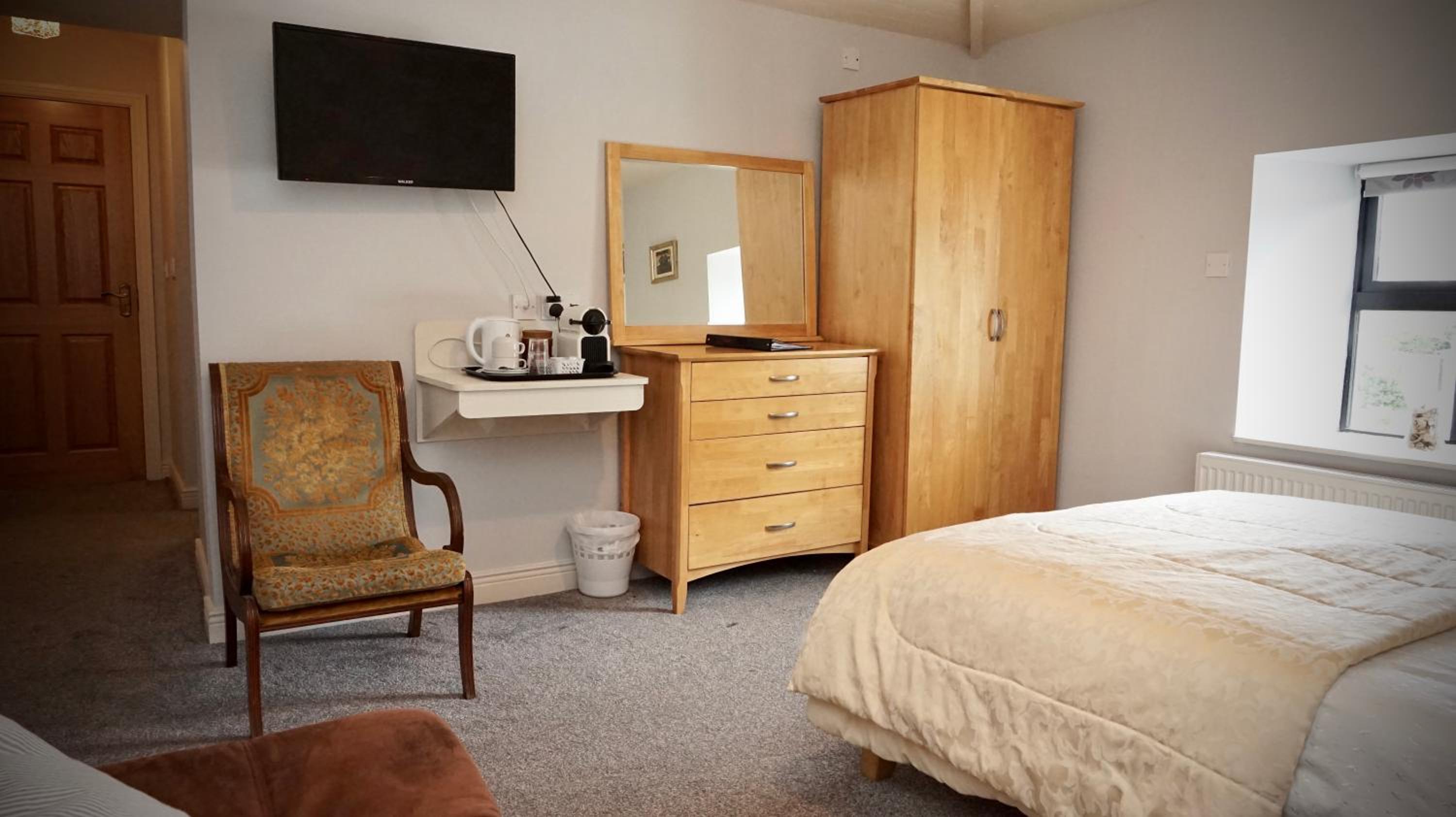 Deluxe Double or Twin Room - Photo 4