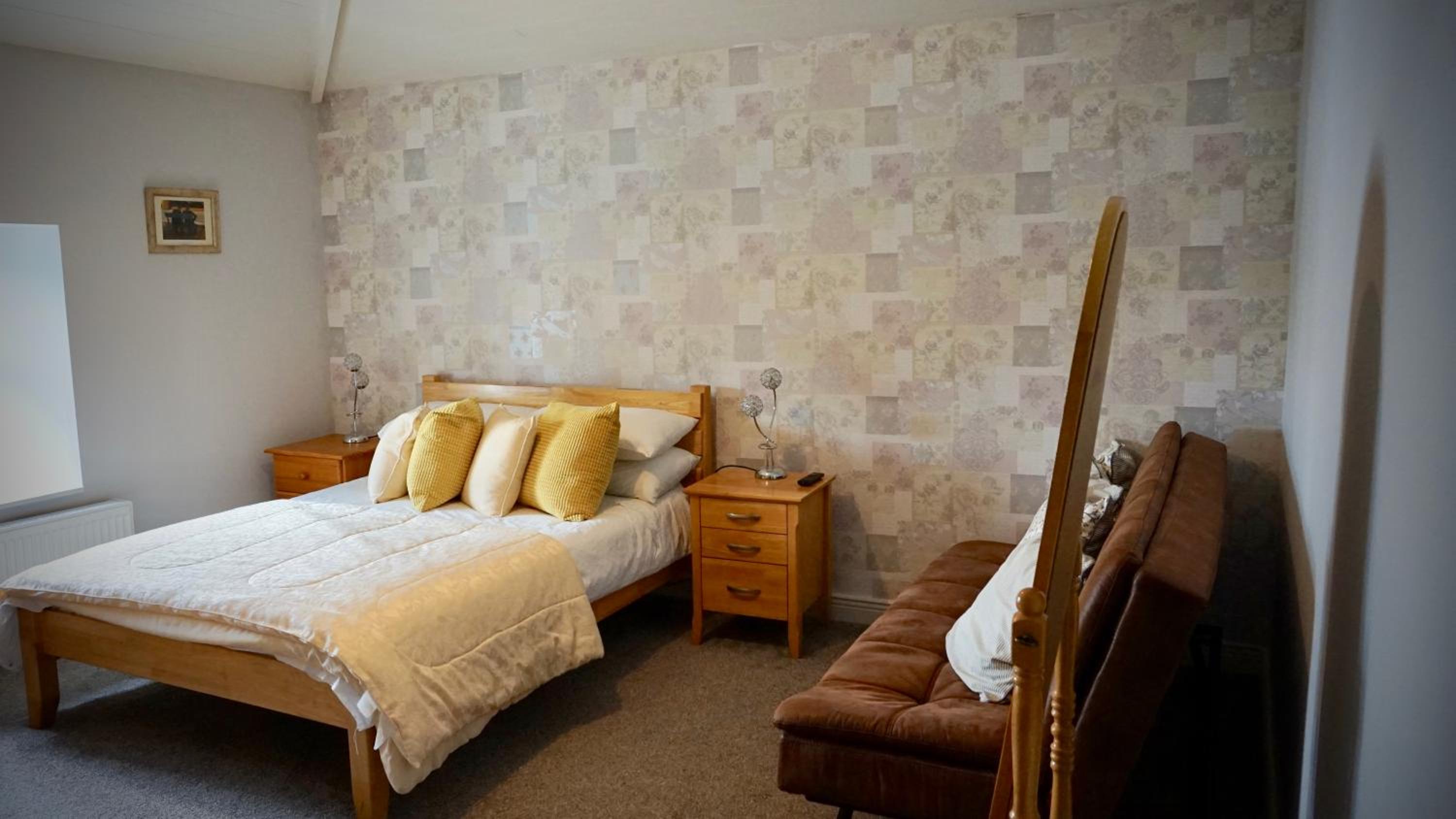 Deluxe Double or Twin Room - Photo 6