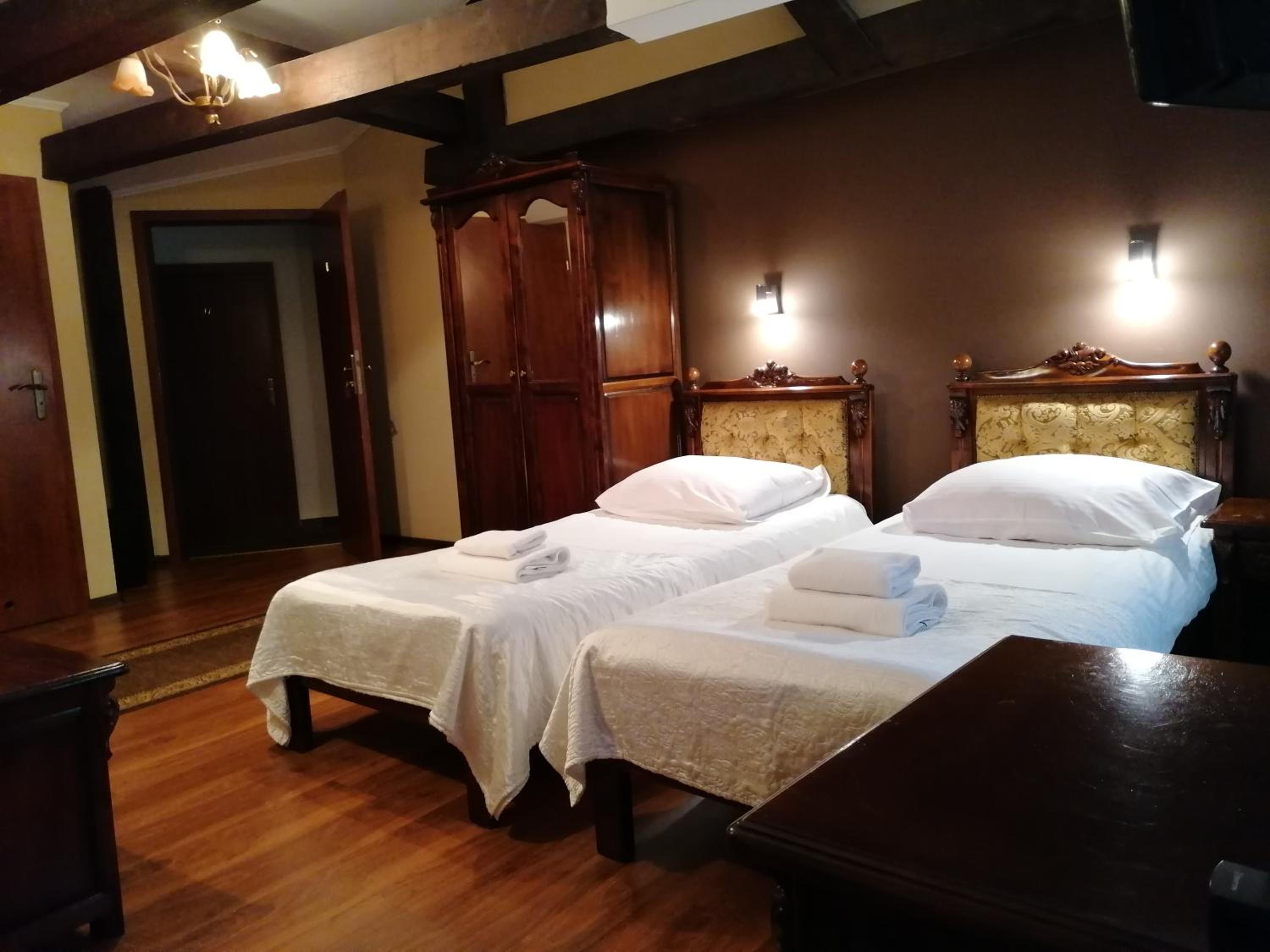 Economy Triple Room - Photo 1