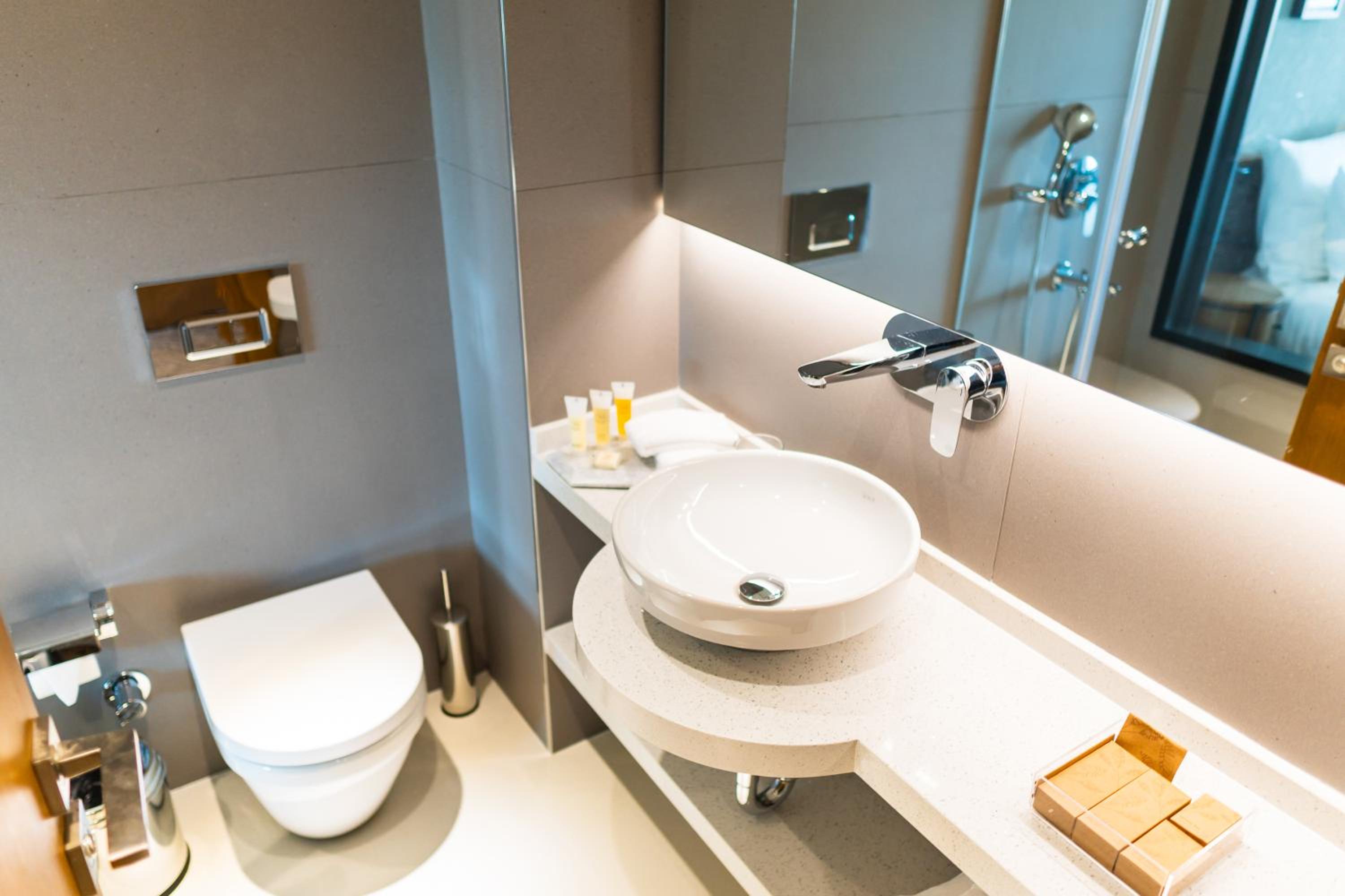 Double or Twin Room with City View
