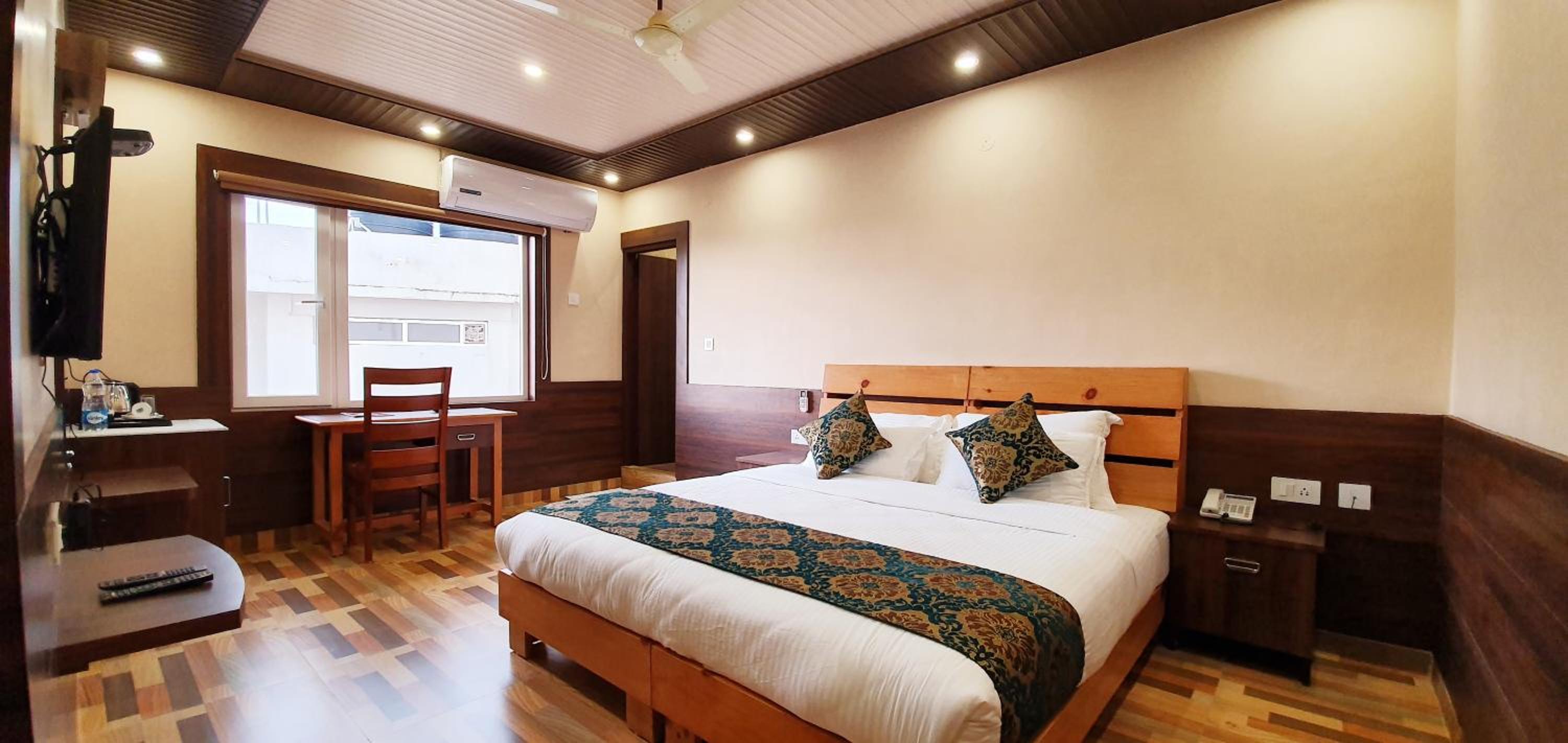 Queen Room - Photo 6