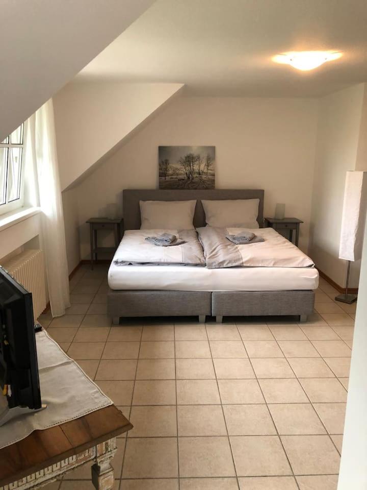 One-Bedroom Apartment - Photo 8