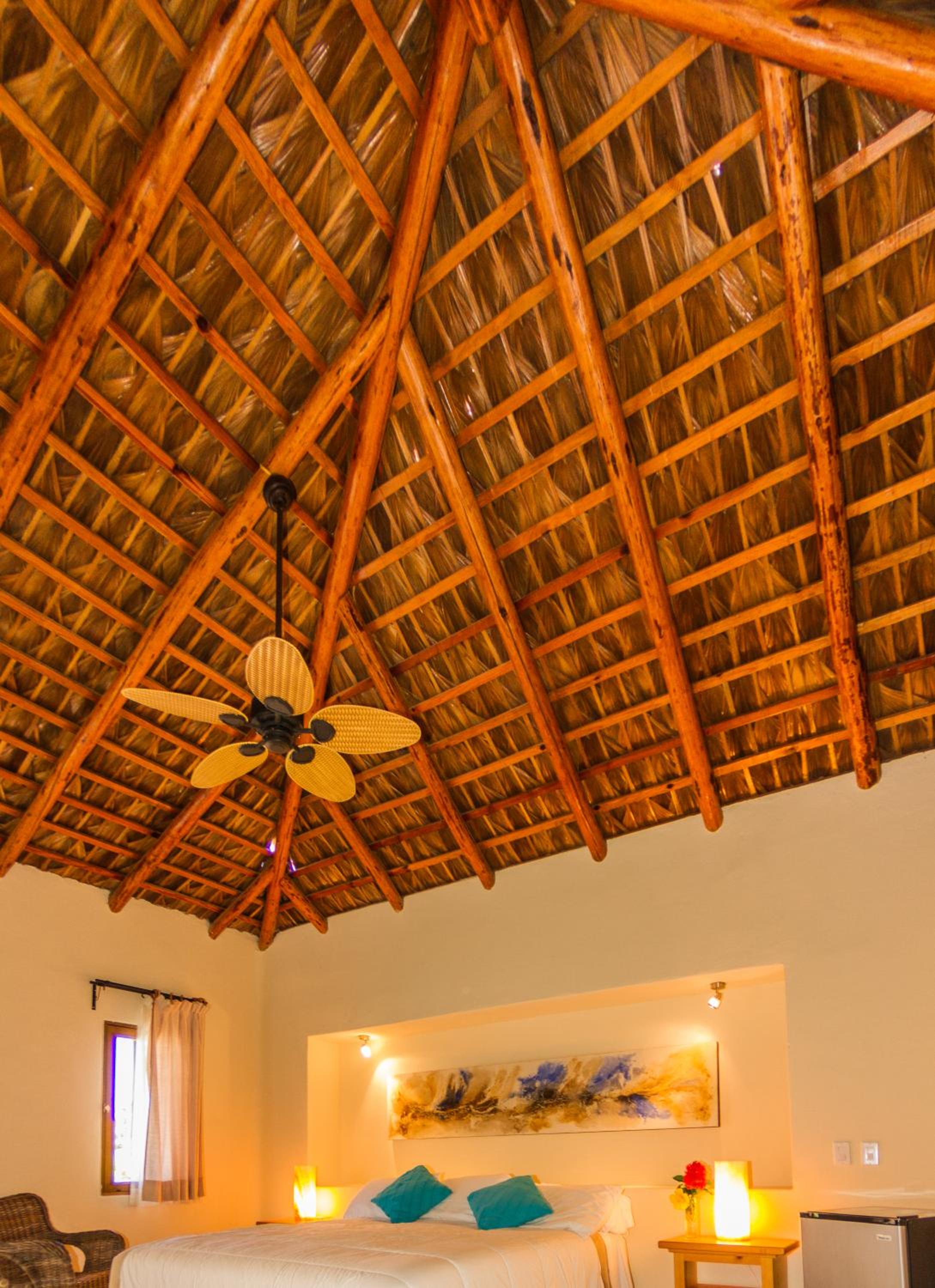 Double Room with Balcony - Photo 8