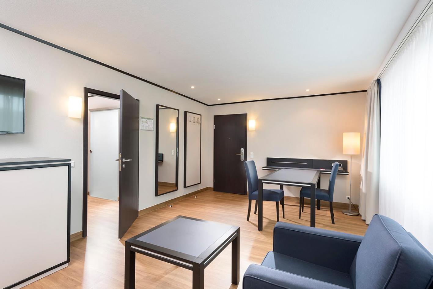 Suite - Photo 4