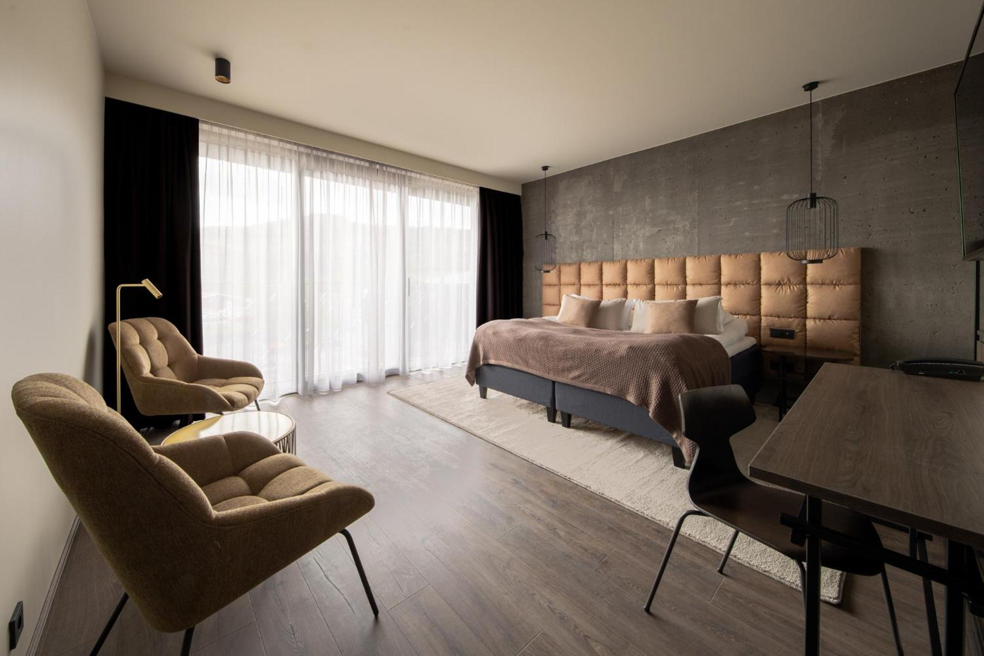 Deluxe Double Room with Sofa Bed photo 1