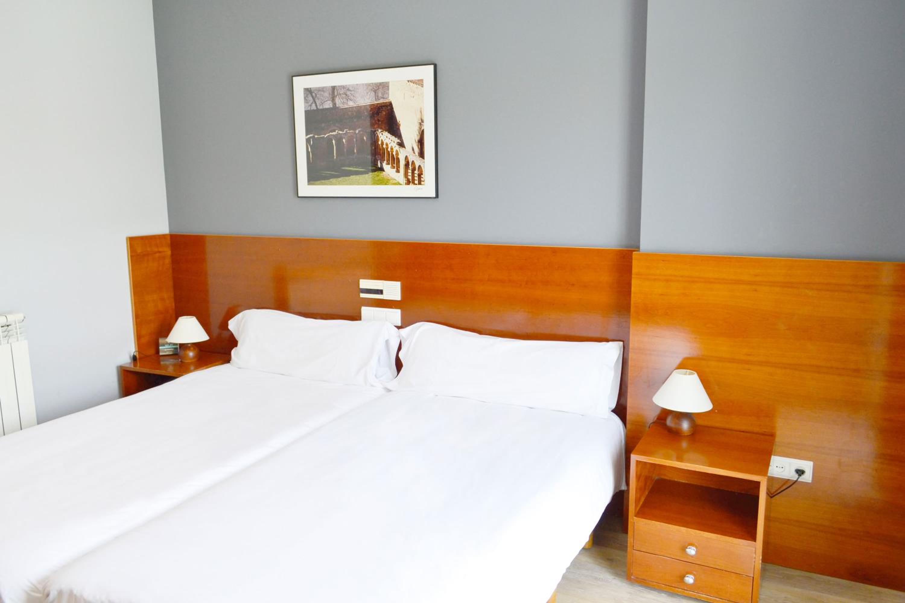 Standard Double or Twin Room - Photo 5