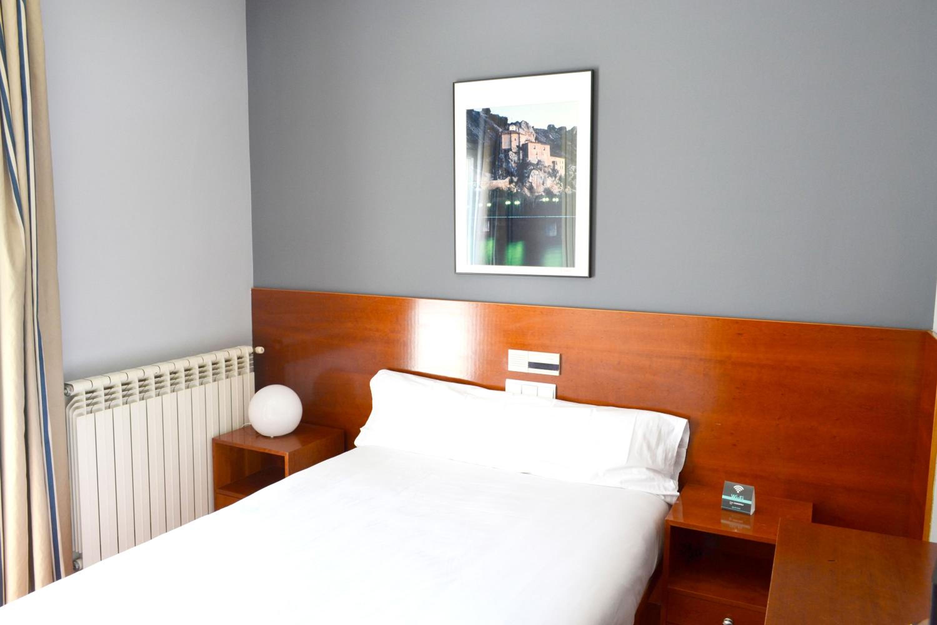 Economy Double Room - Photo 6