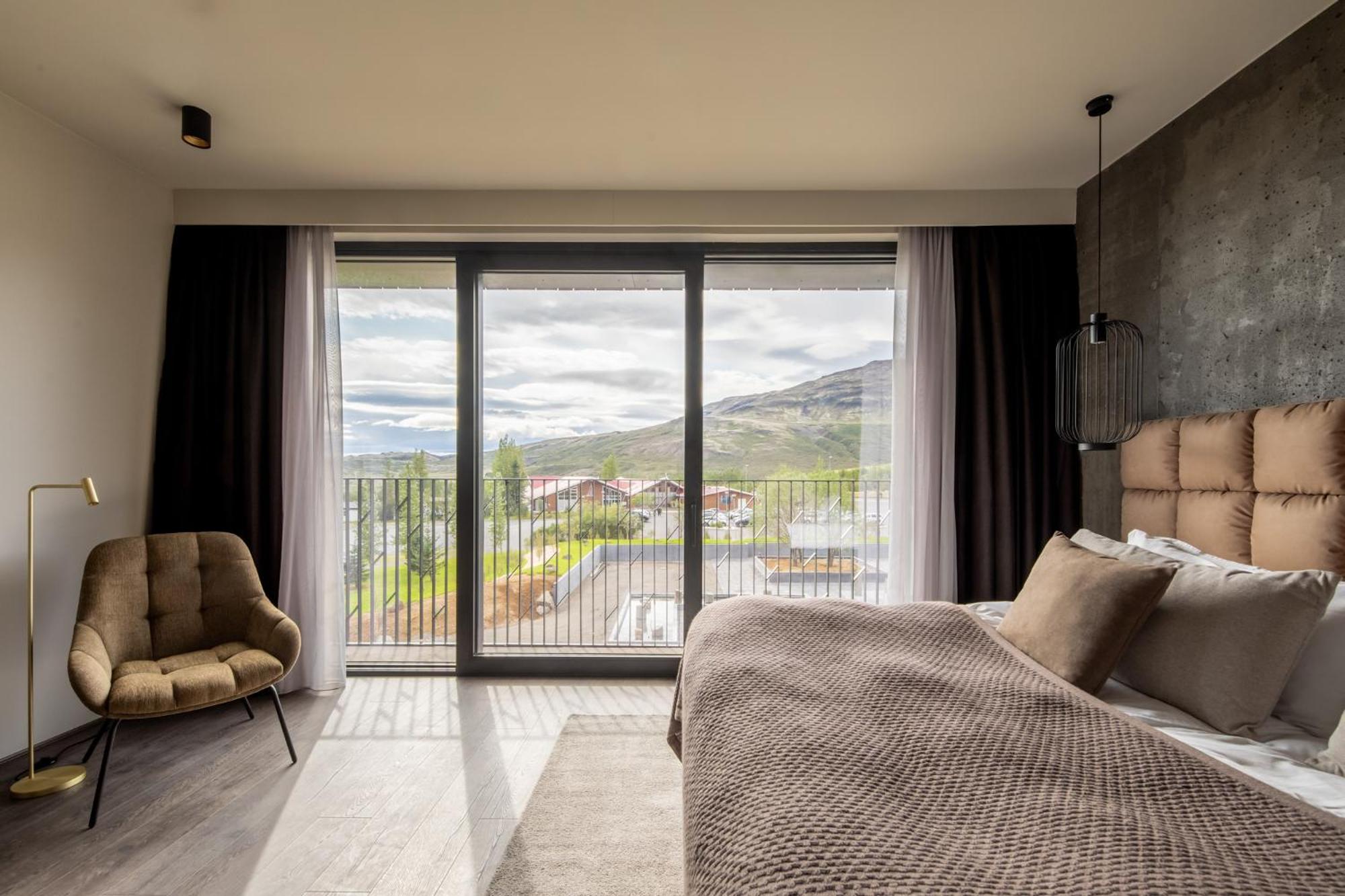 Deluxe Double Room with Balcony photo 2