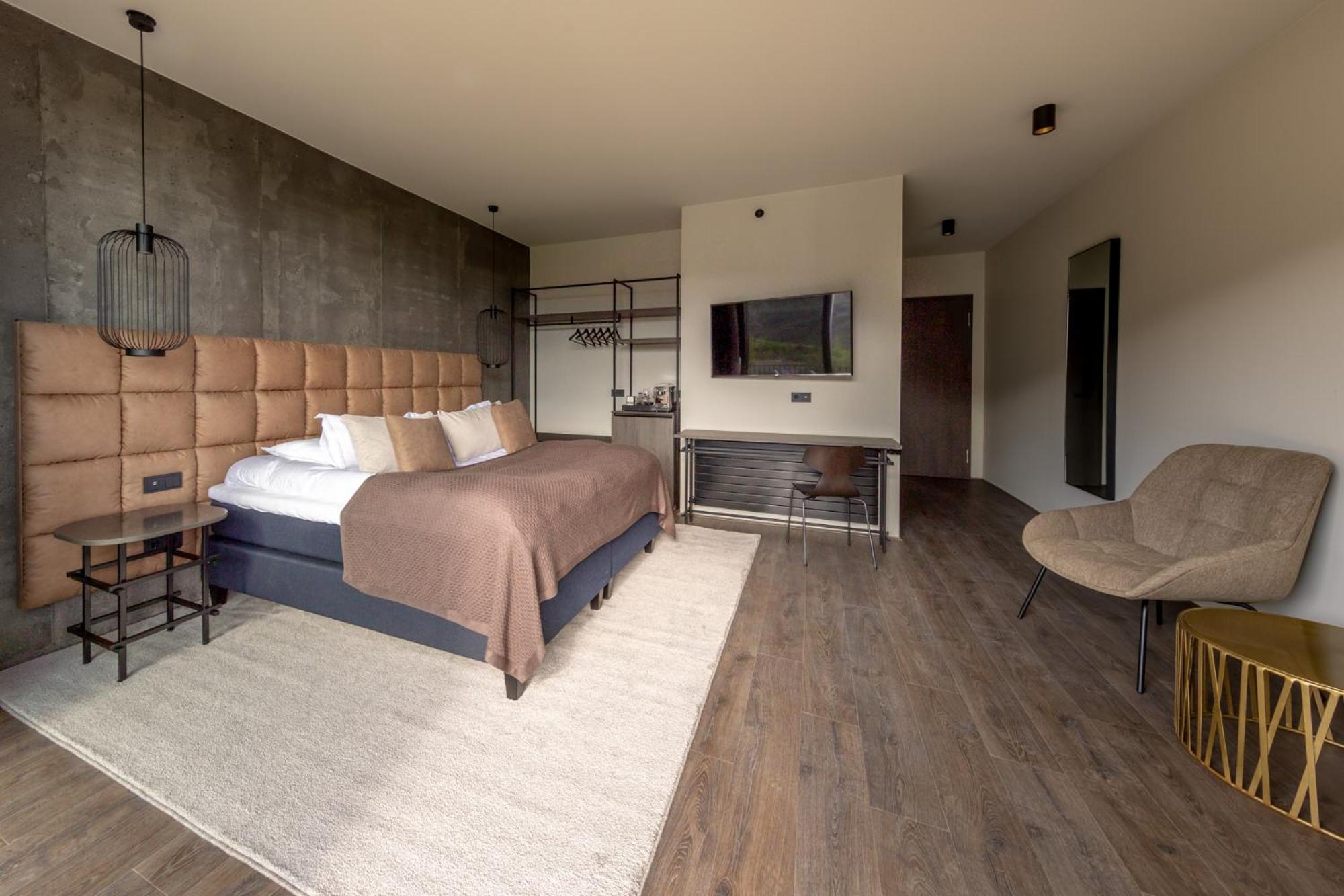 Deluxe Double Room with Balcony photo 3