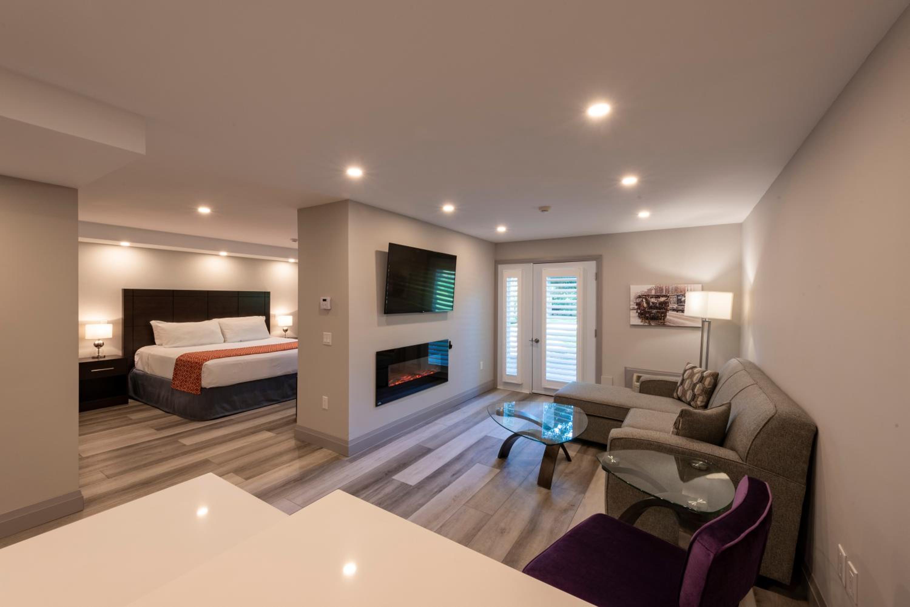 King Studio Suite - Mobility Access/Non-Smoking photo 1