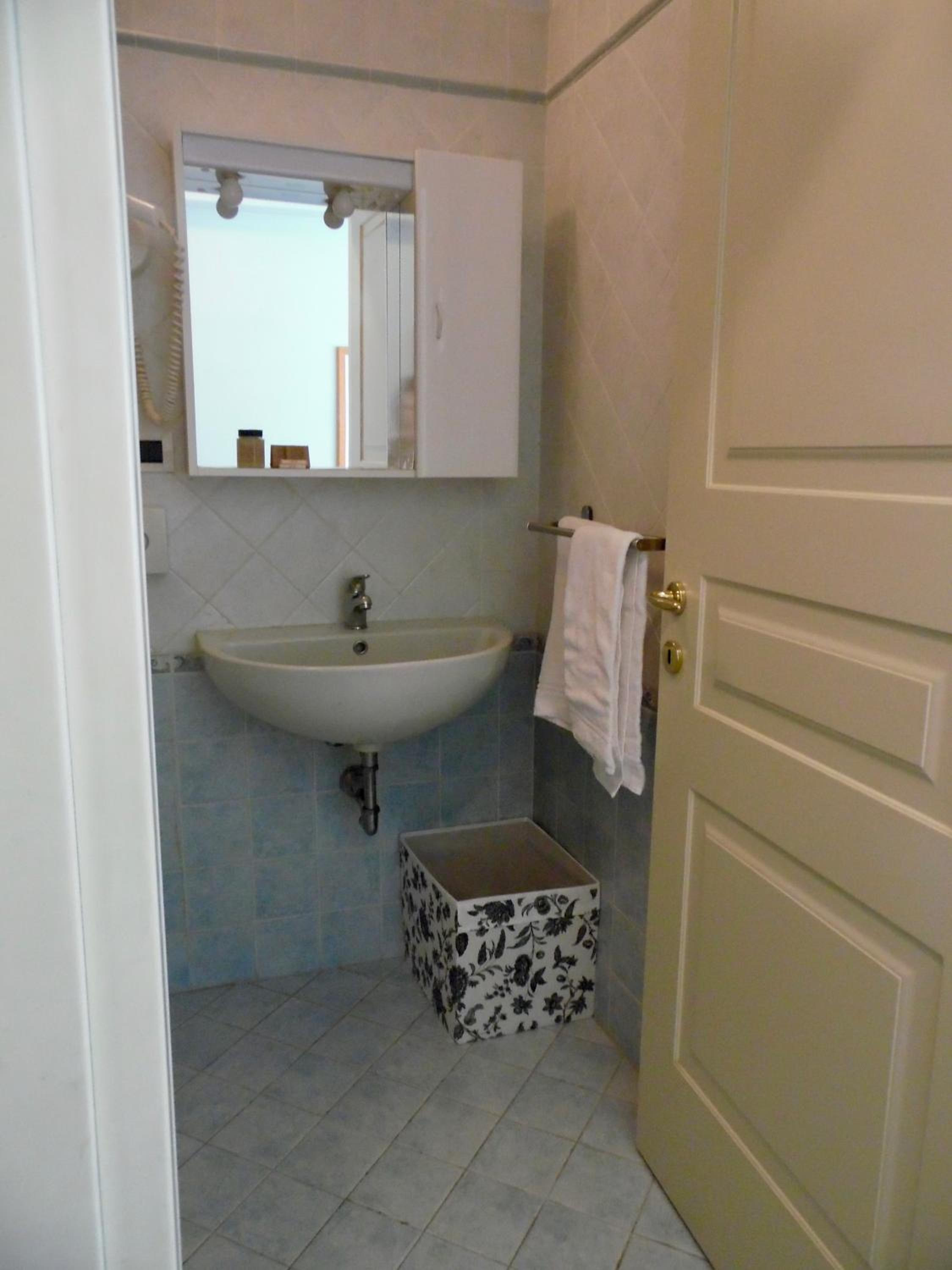 Double Room with Private Bathroom photo 3
