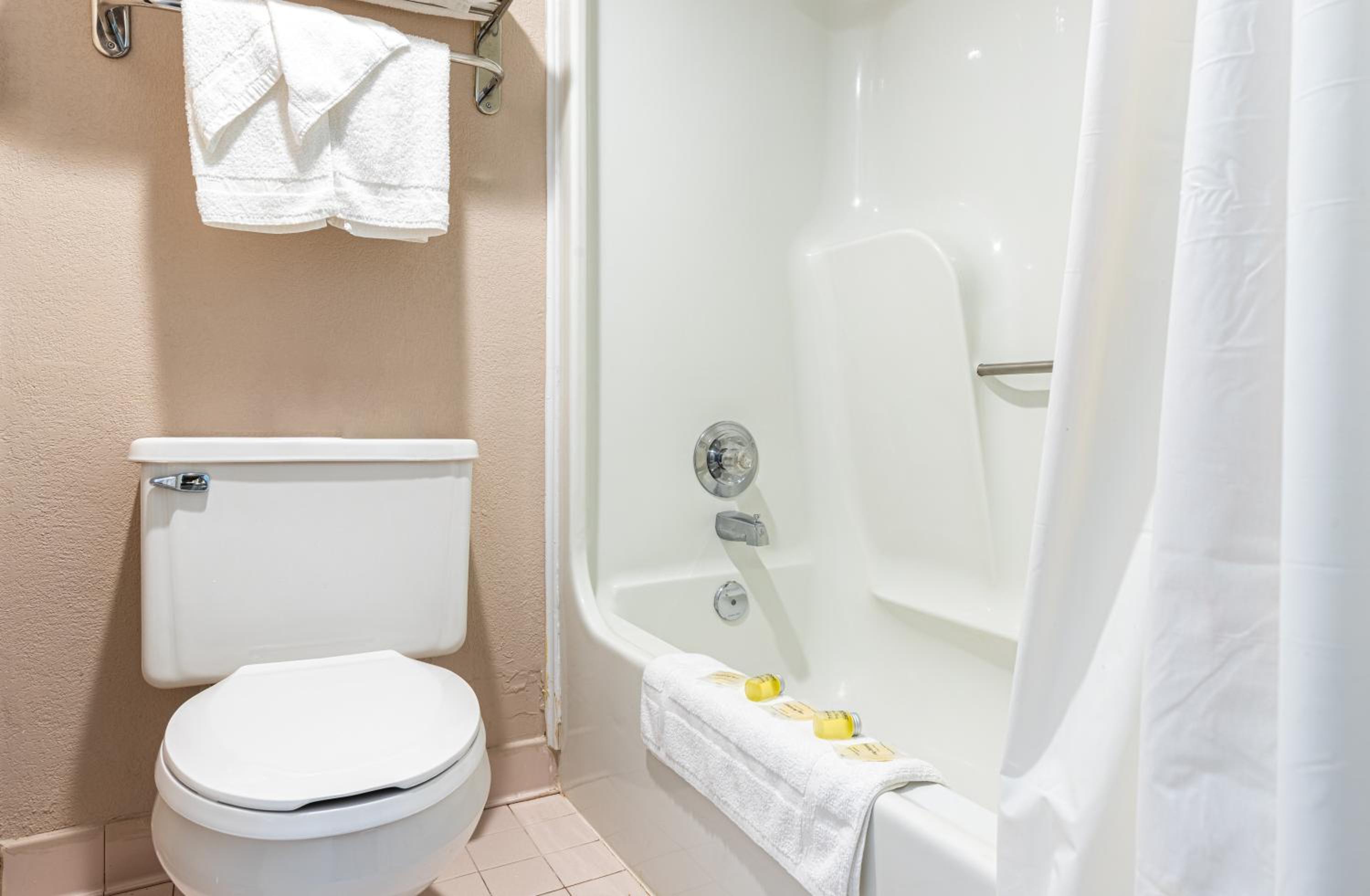 Deluxe Double Room with Two Double Beds photo 3