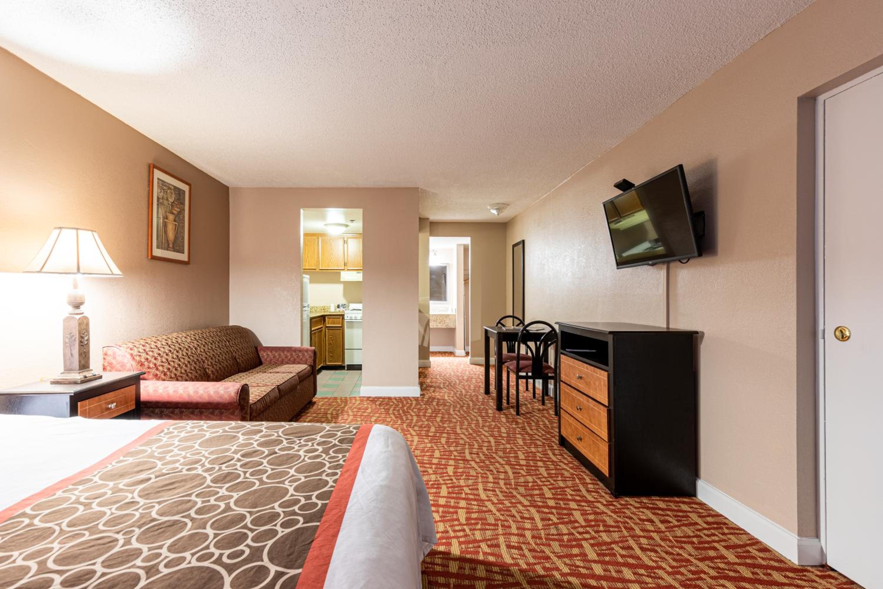 Deluxe King Room photo 1