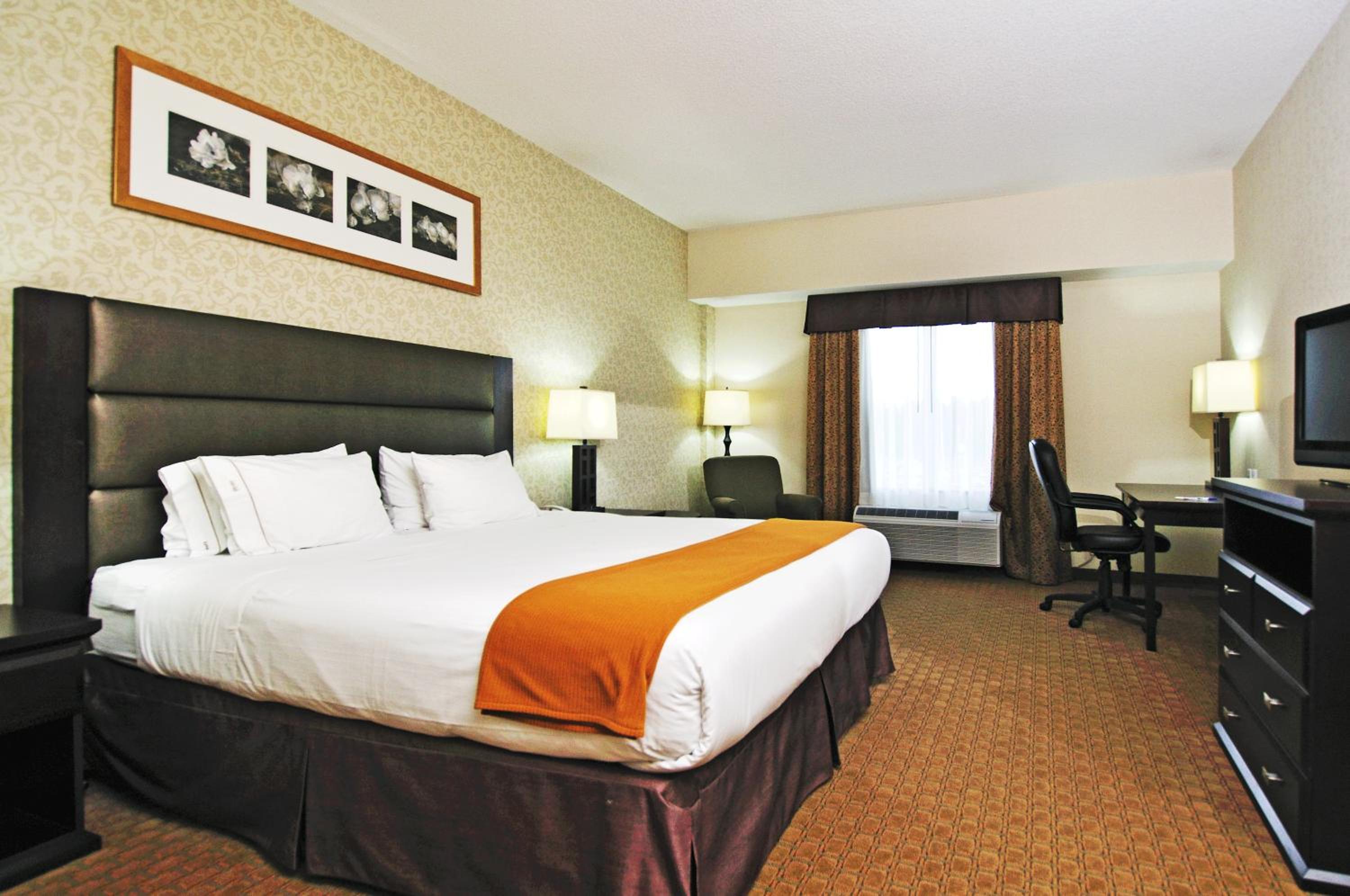 Standard King Room - Photo 1