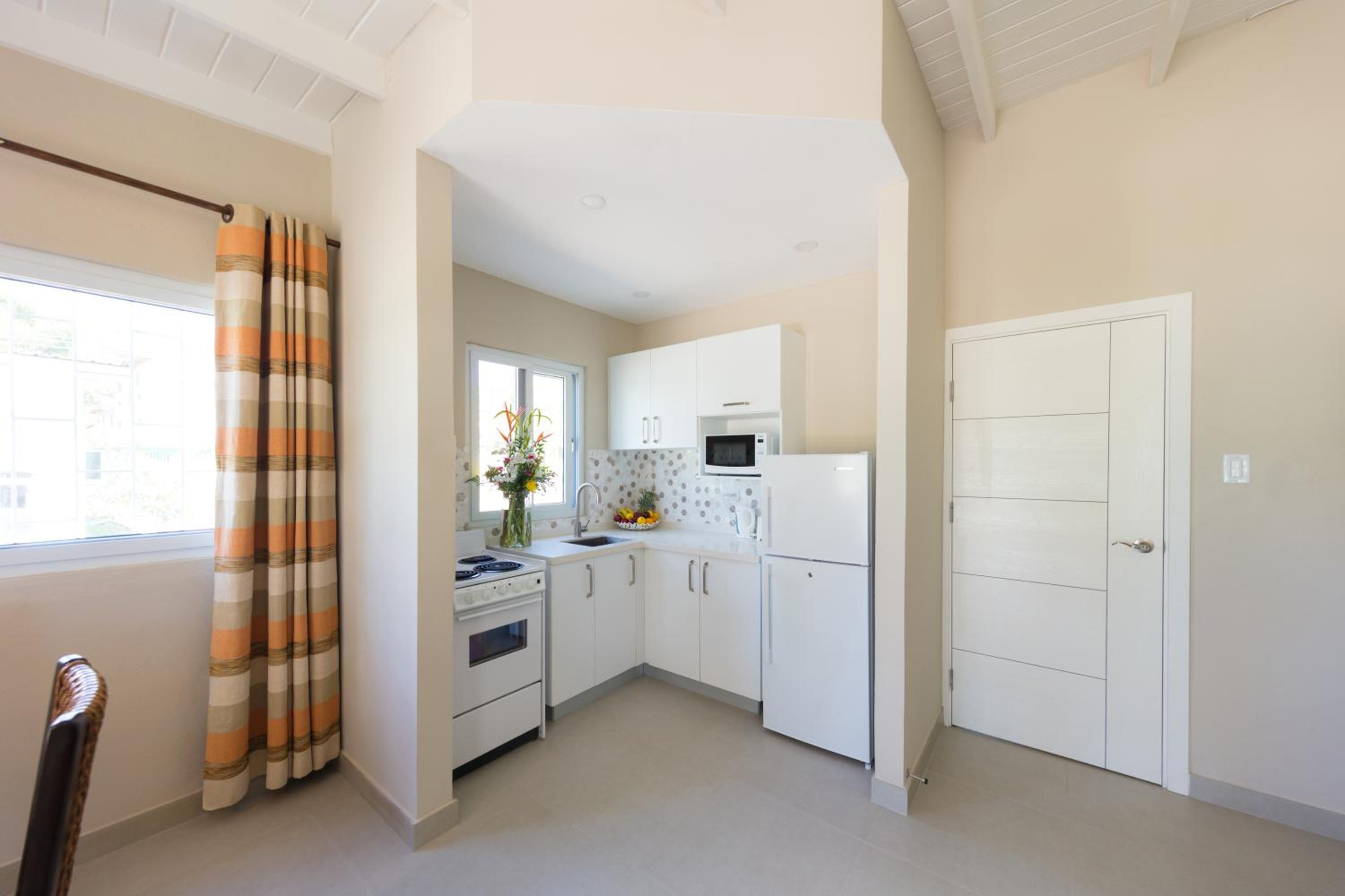 Standard Suite - Photo 4
