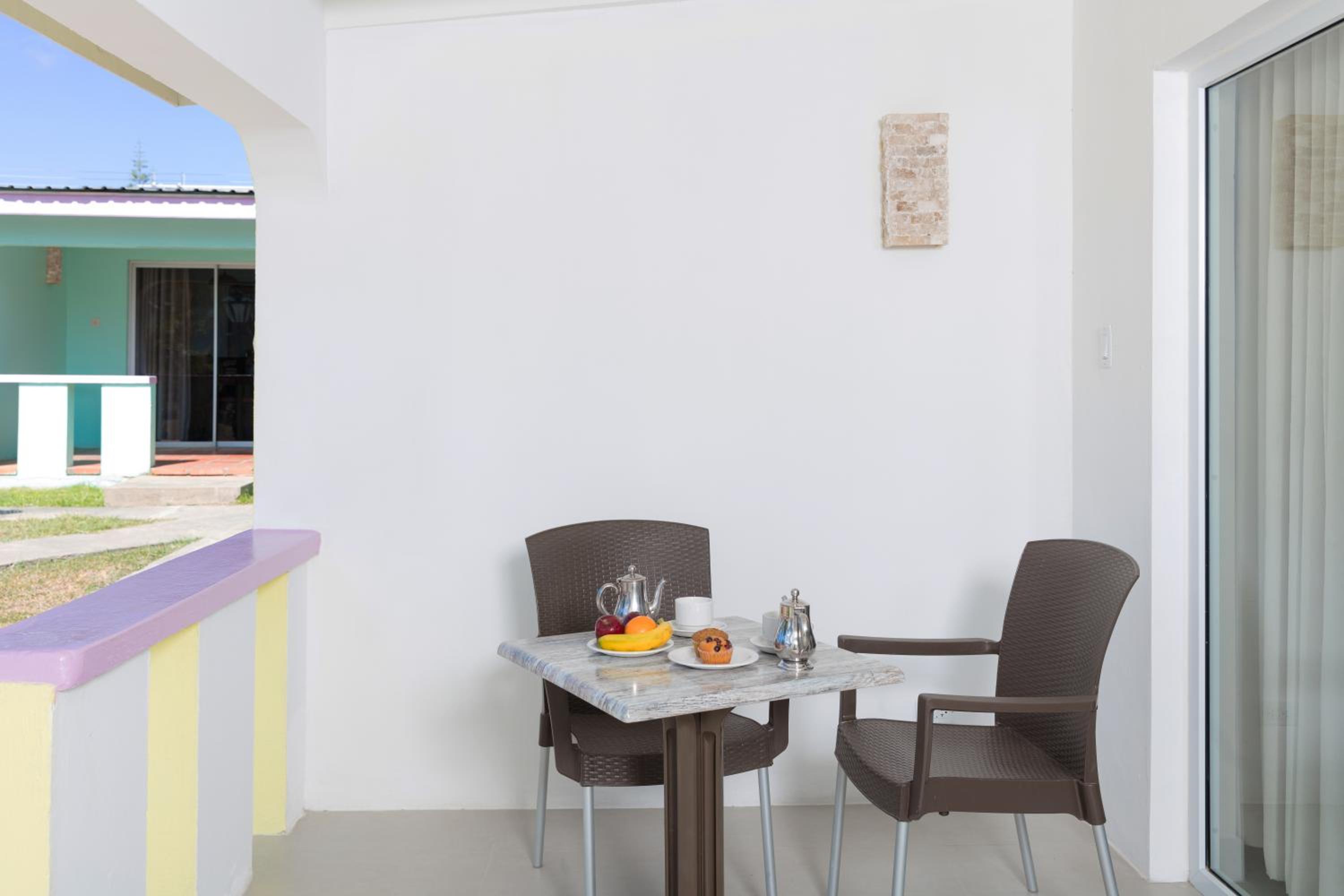 Deluxe Suite - Photo 9