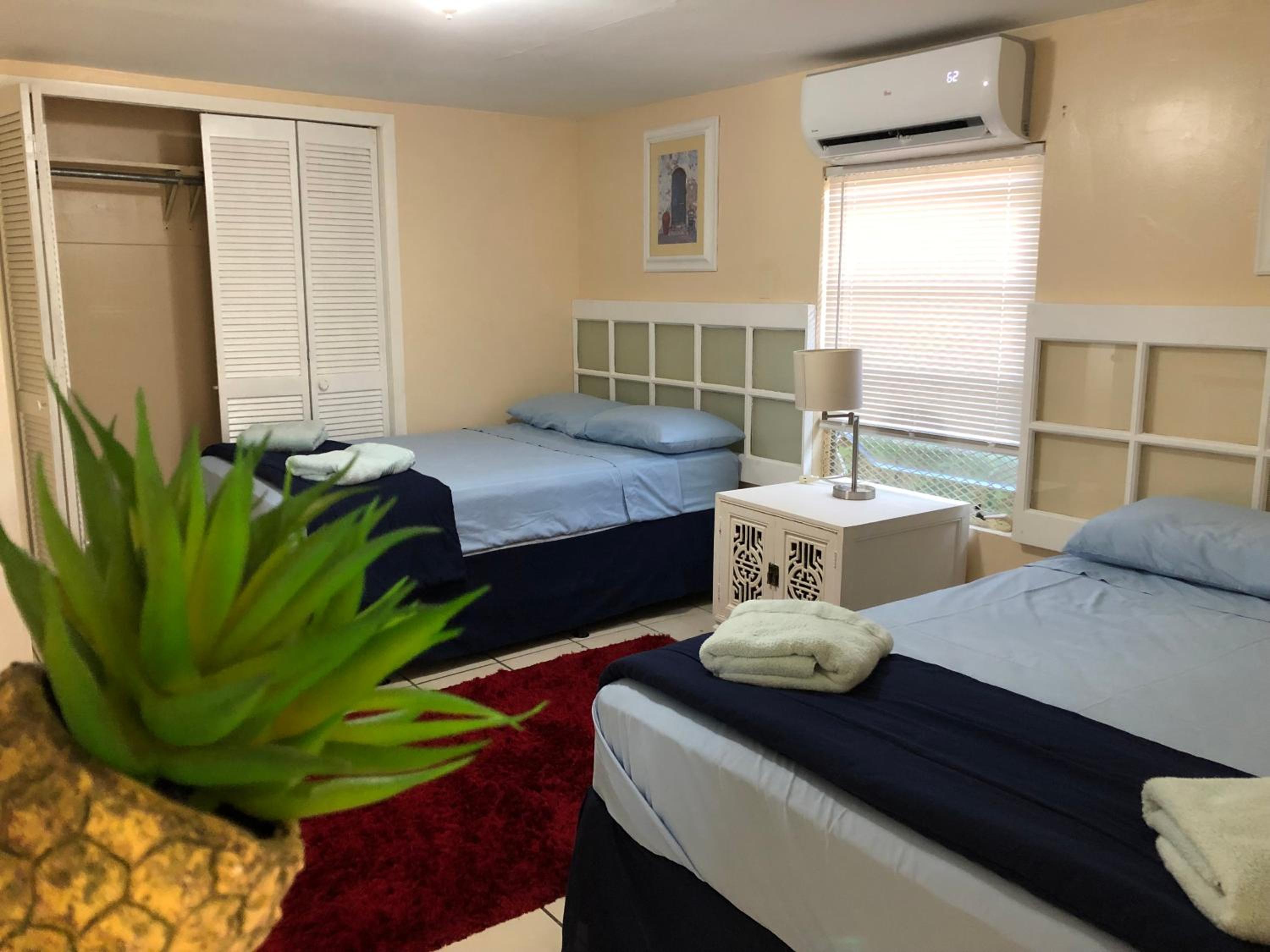 One-Bedroom House photo 1