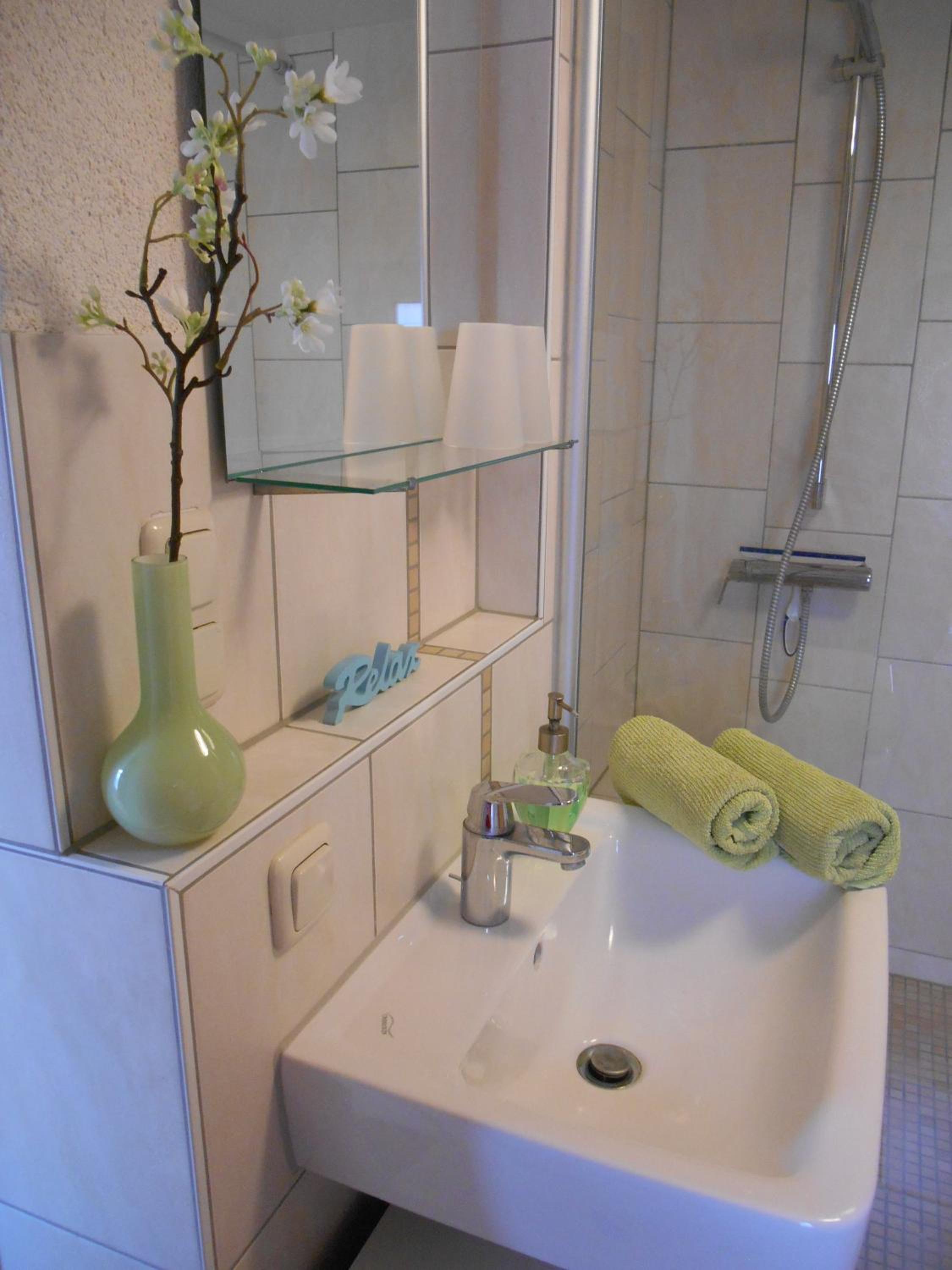 One-Bedroom Apartment - Photo 2