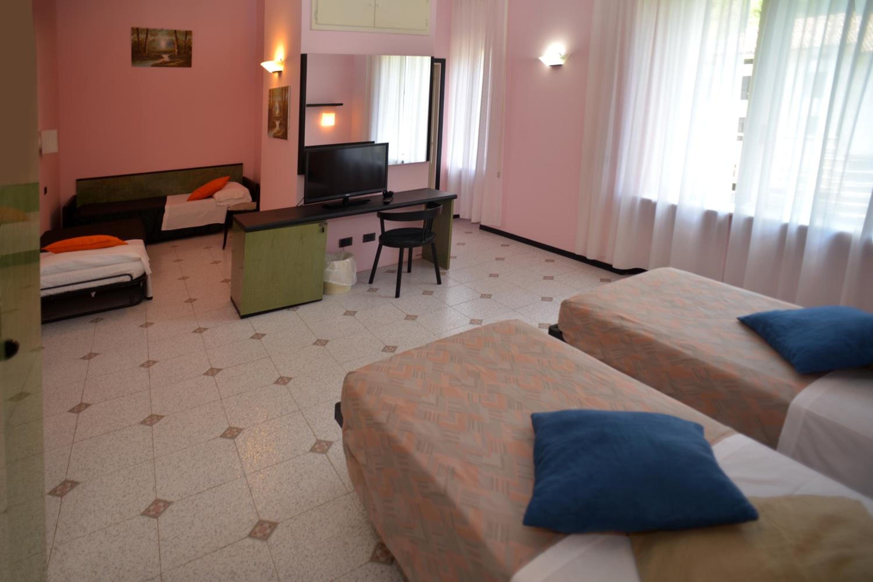 Triple Room - Photo 3