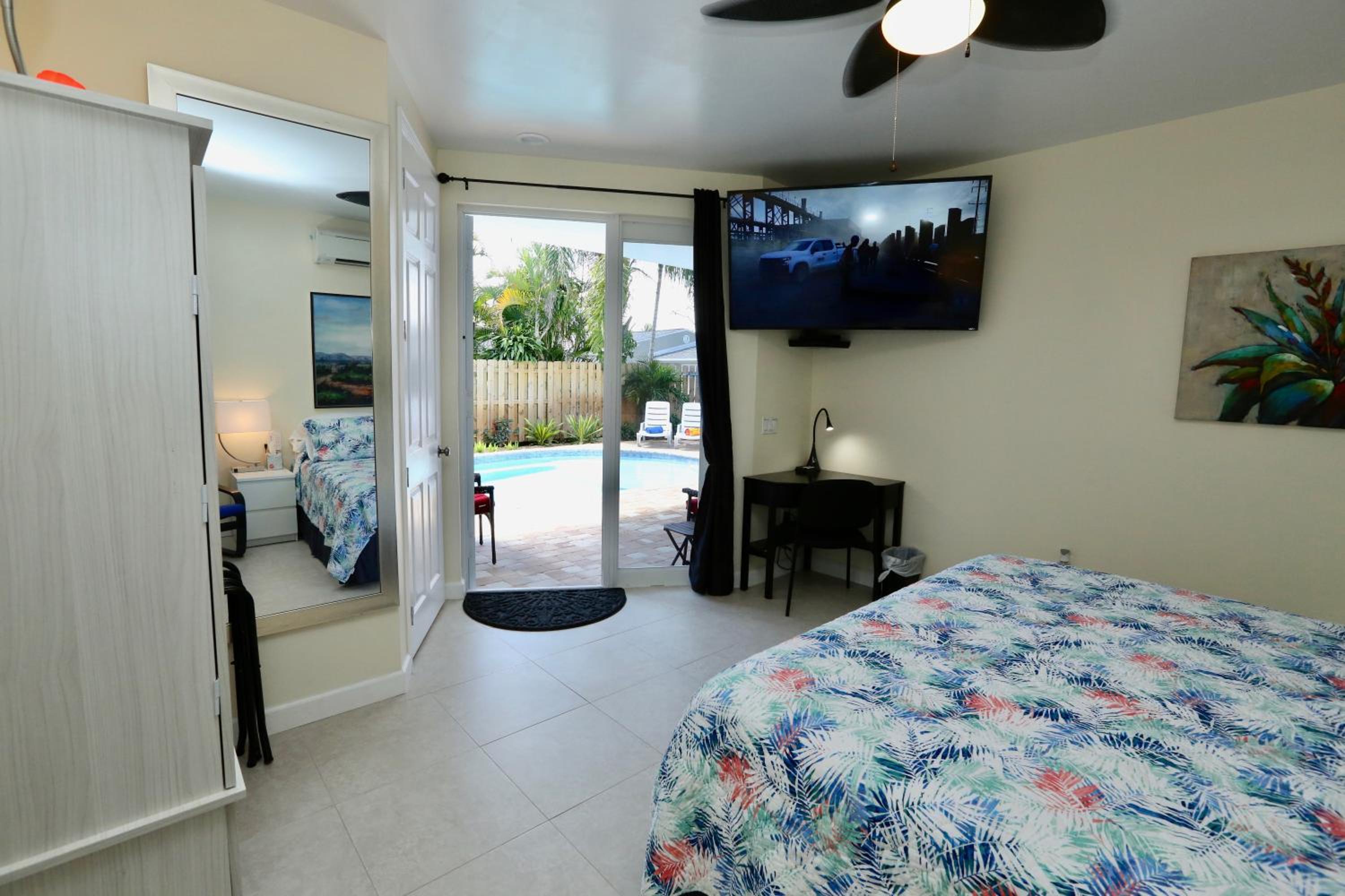 Deluxe Queen Room