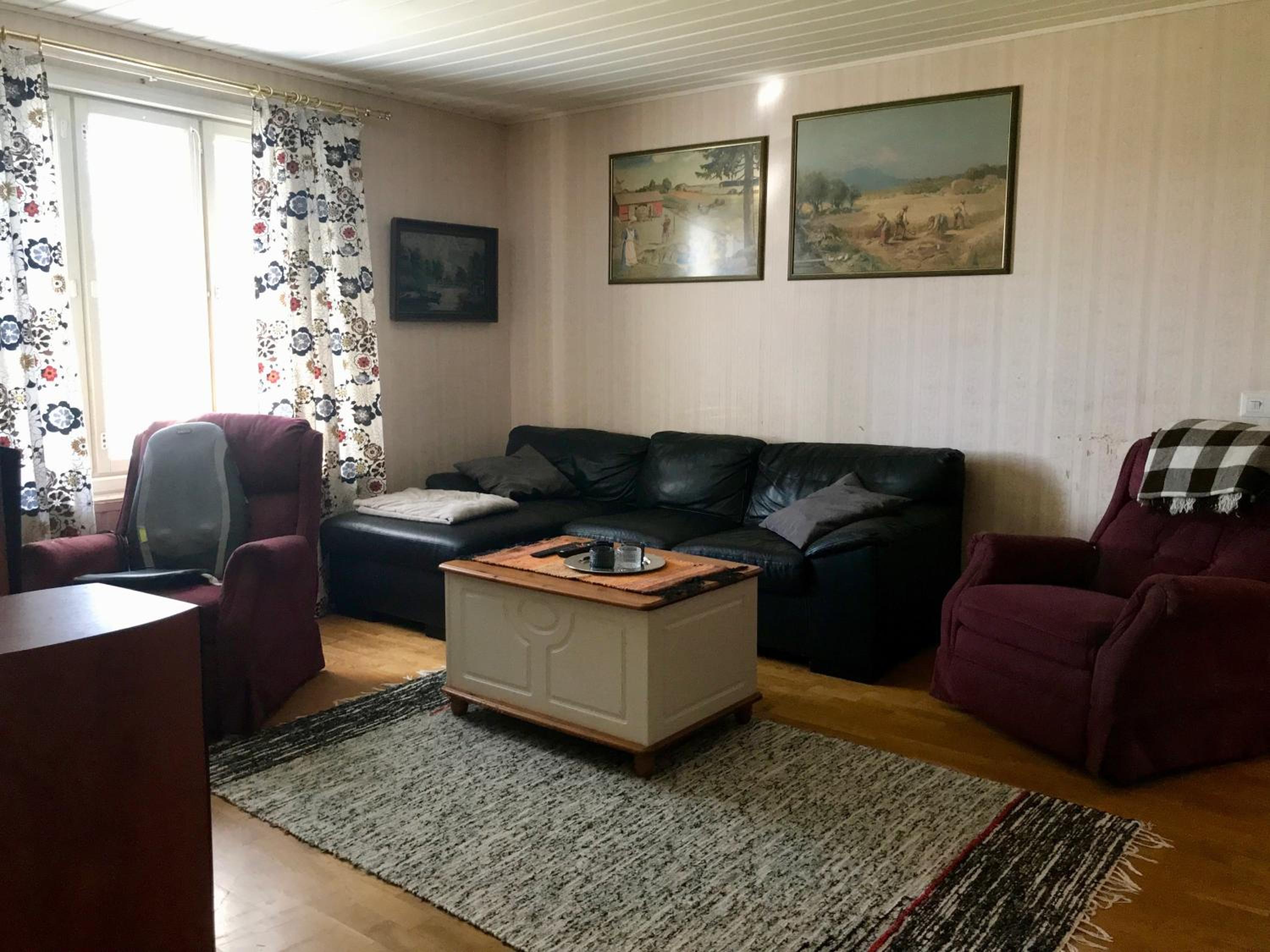 Three-Bedroom House photo 2