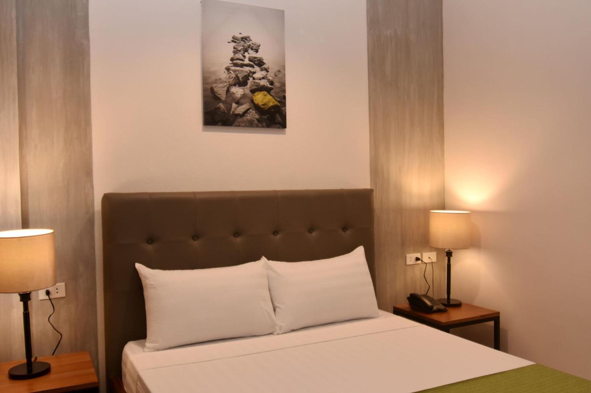 One-Bedroom Apartment - Photo 1