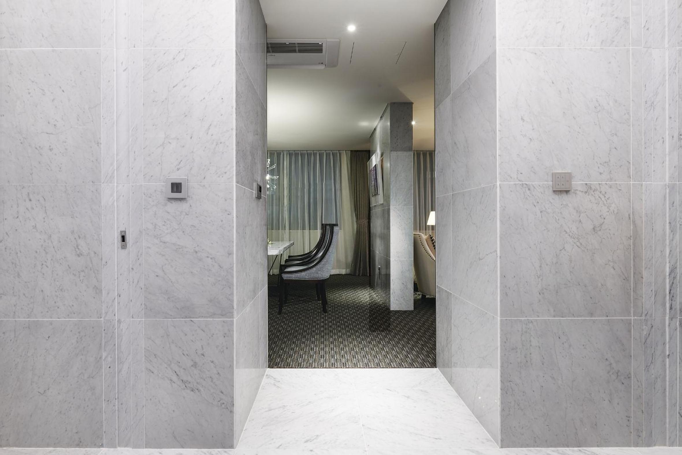 Royal Suite - Photo 3