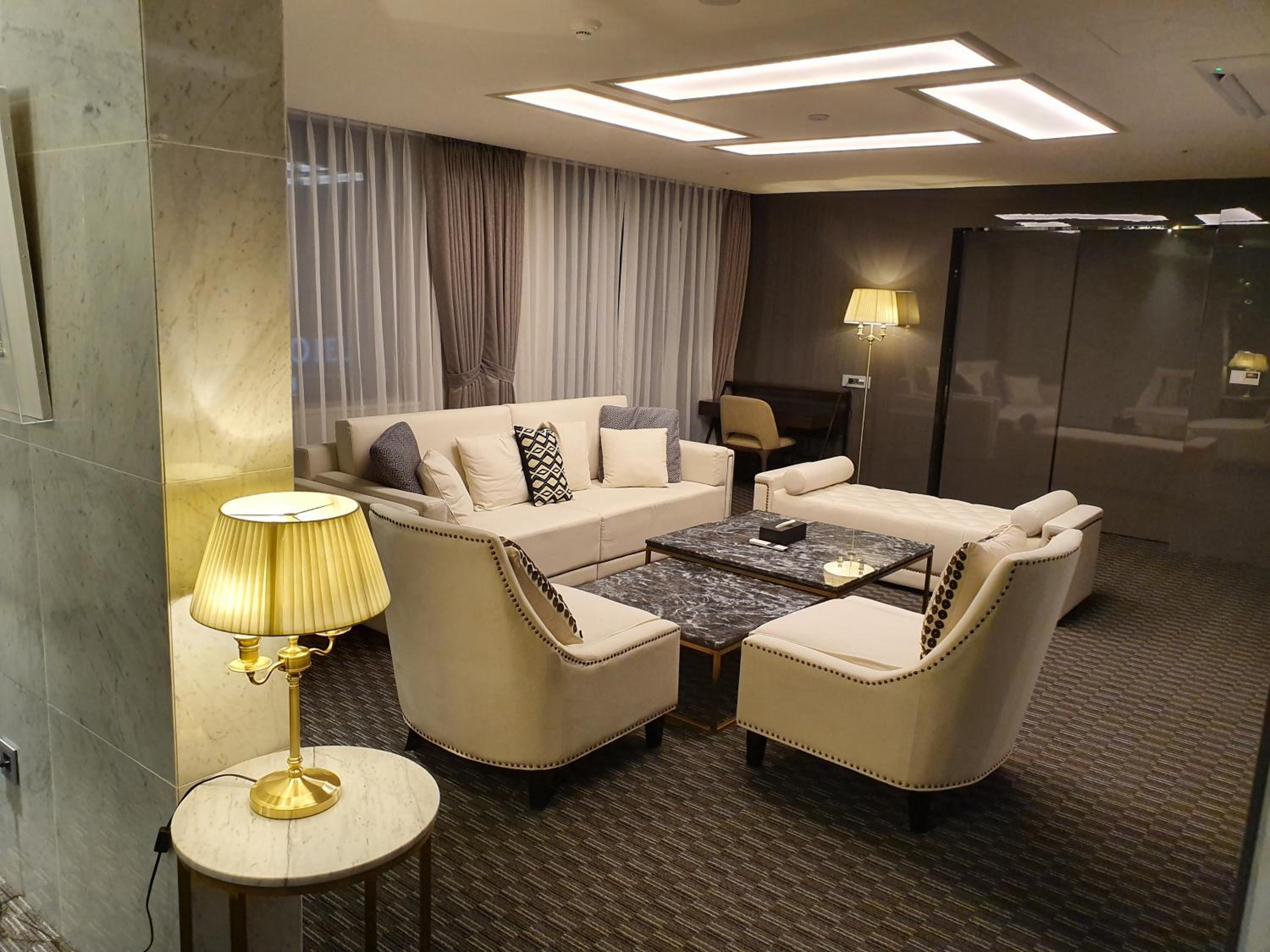 Royal Suite - Photo 1