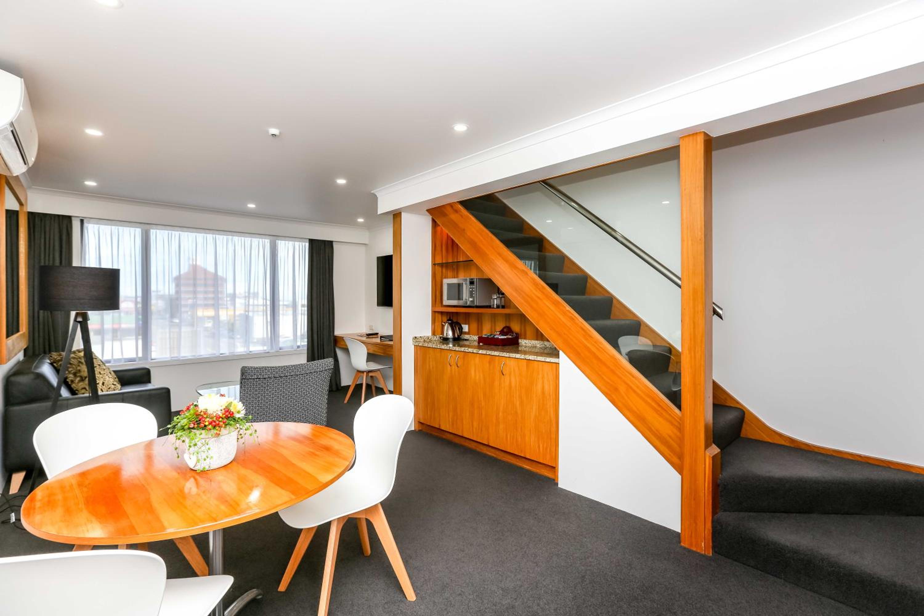 Plymouth Suite - Photo 5