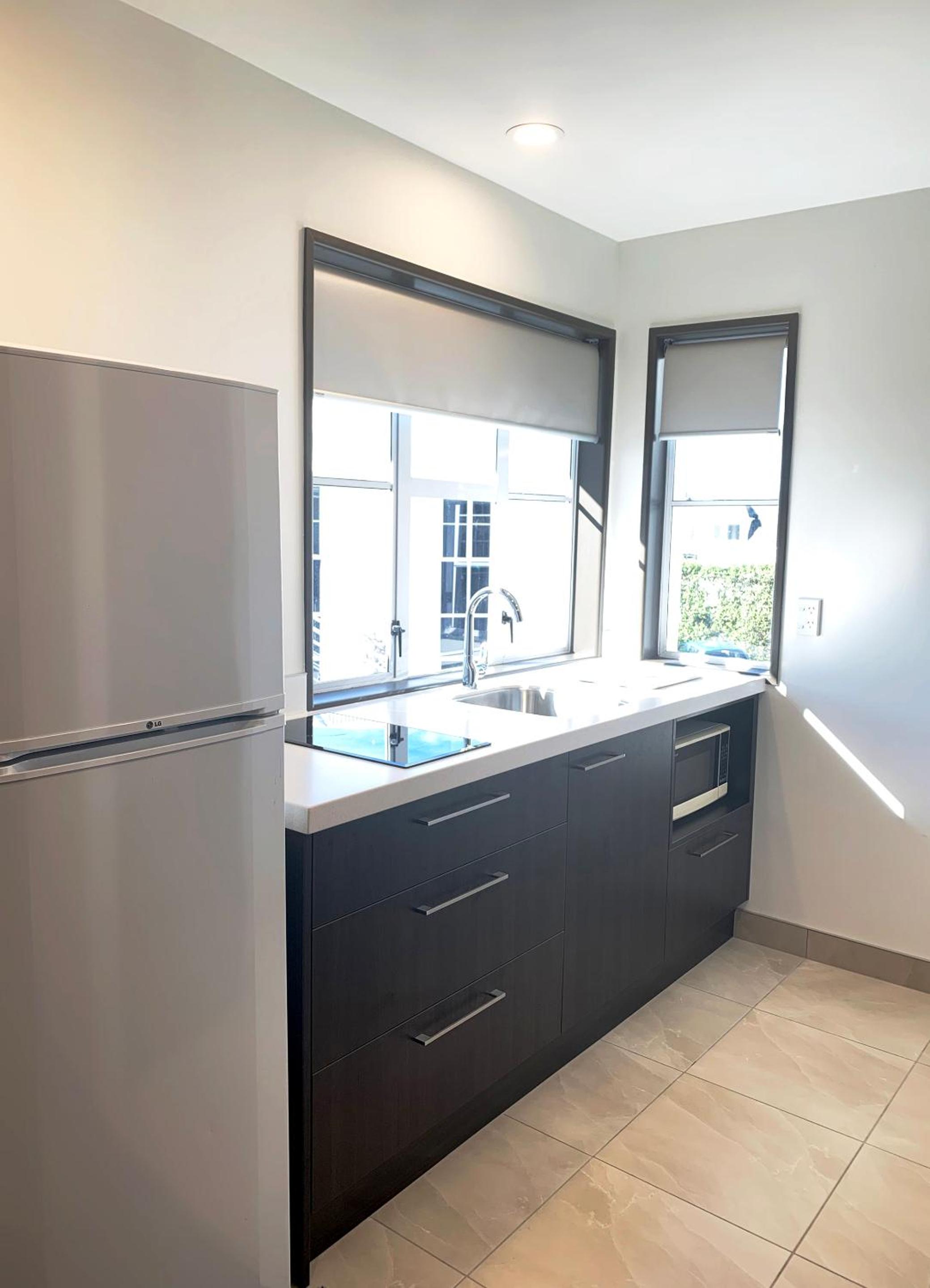 Deluxe Two-Bedroom Apartment - Photo 9