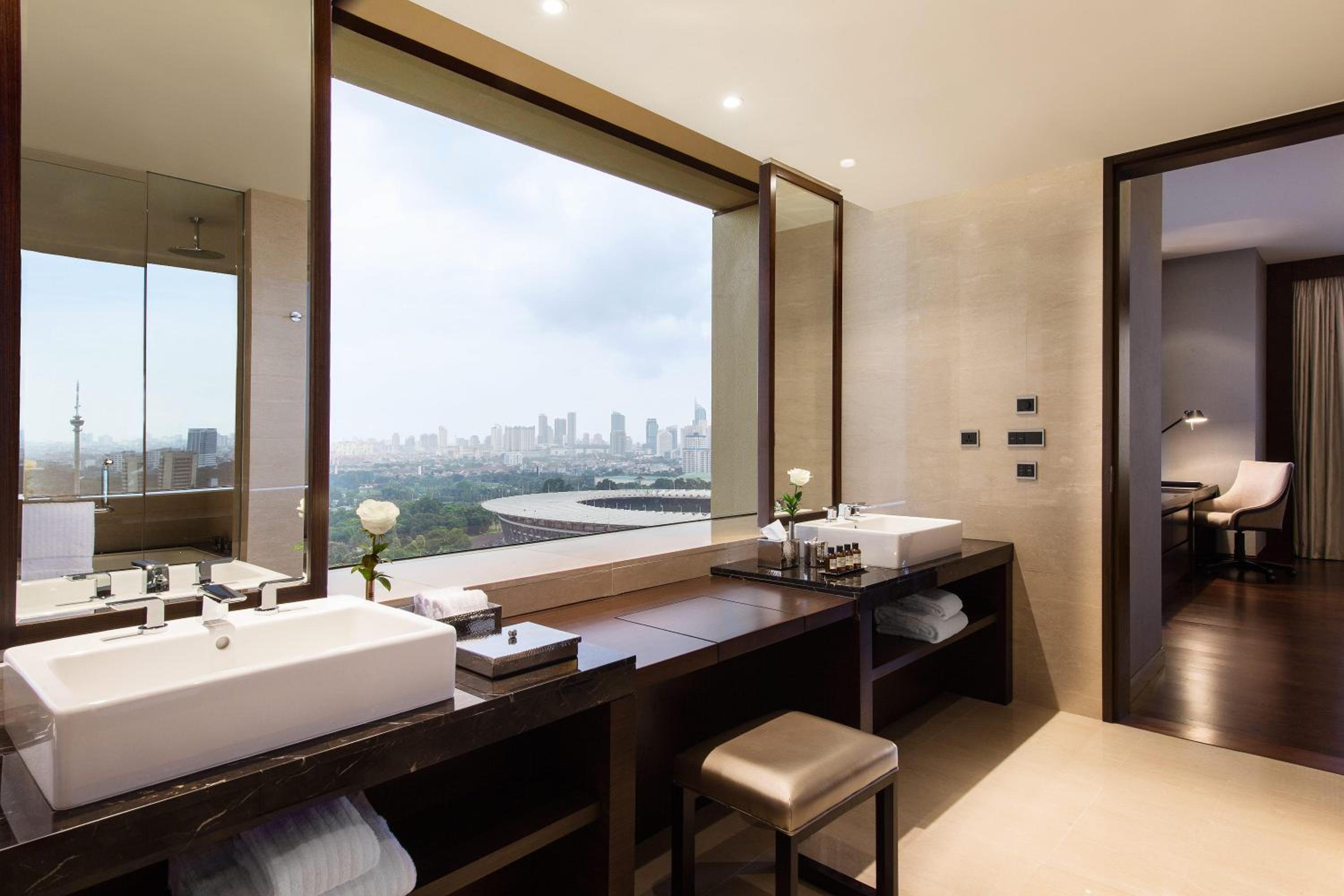 One-Bedroom King Suite - Non-Smoking