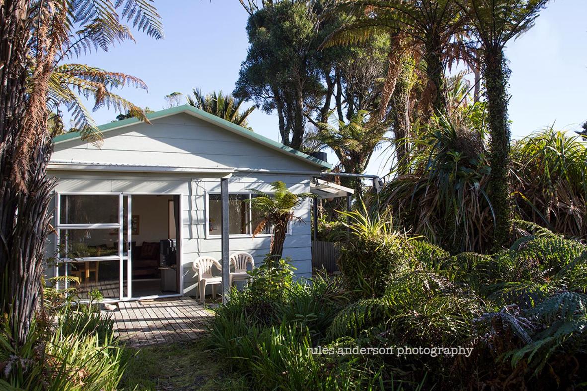 Three-Bedroom Cottage - Bush Cottage - Photo 3