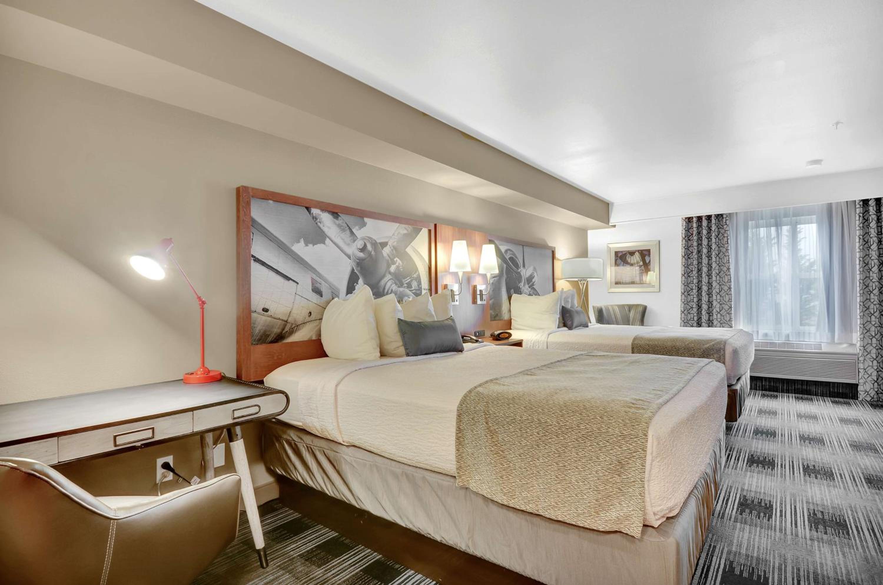 Queen Room with Two Queen Beds - Disability Access - Photo 1