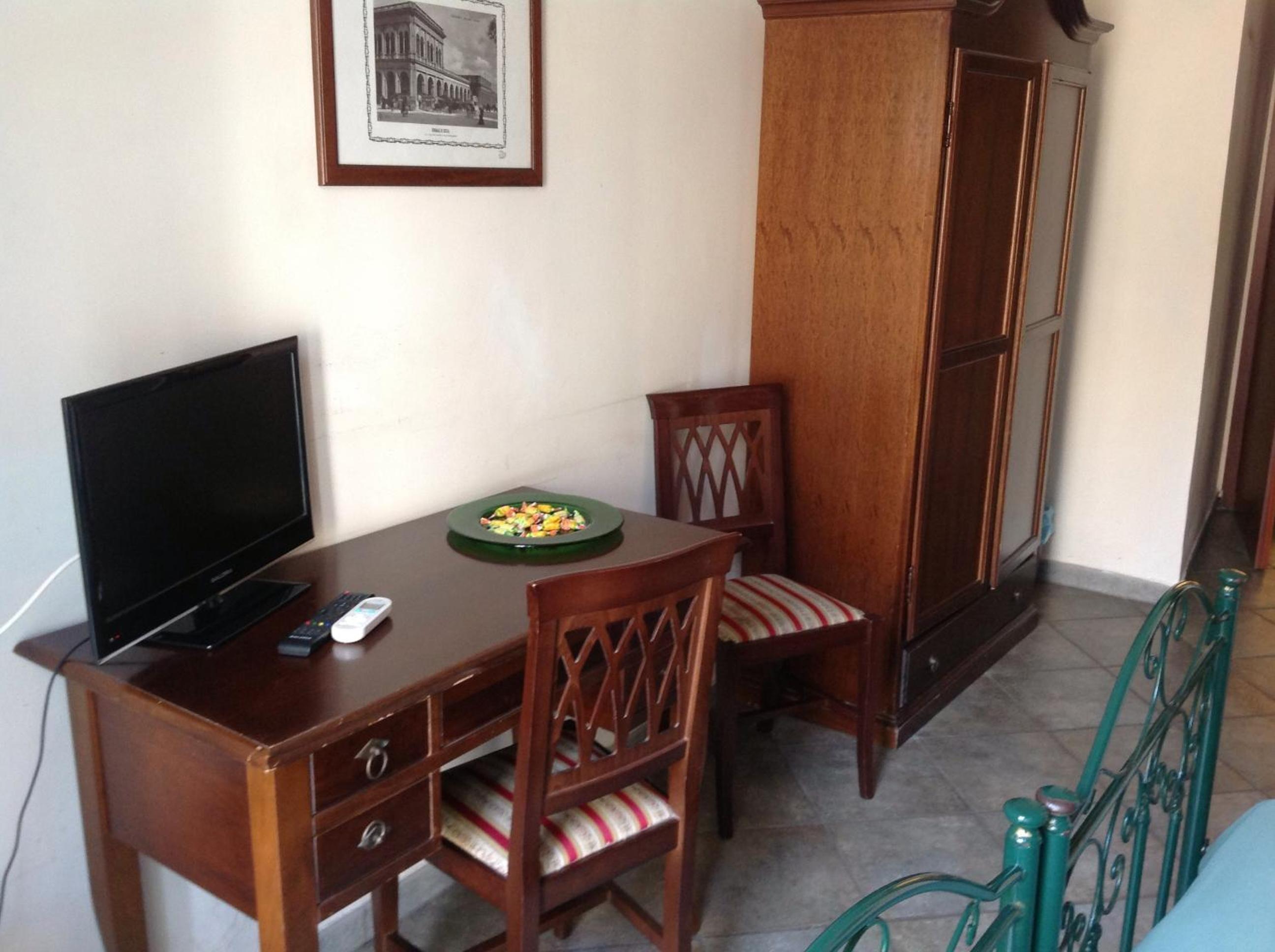 Double or Twin Room - Photo 16