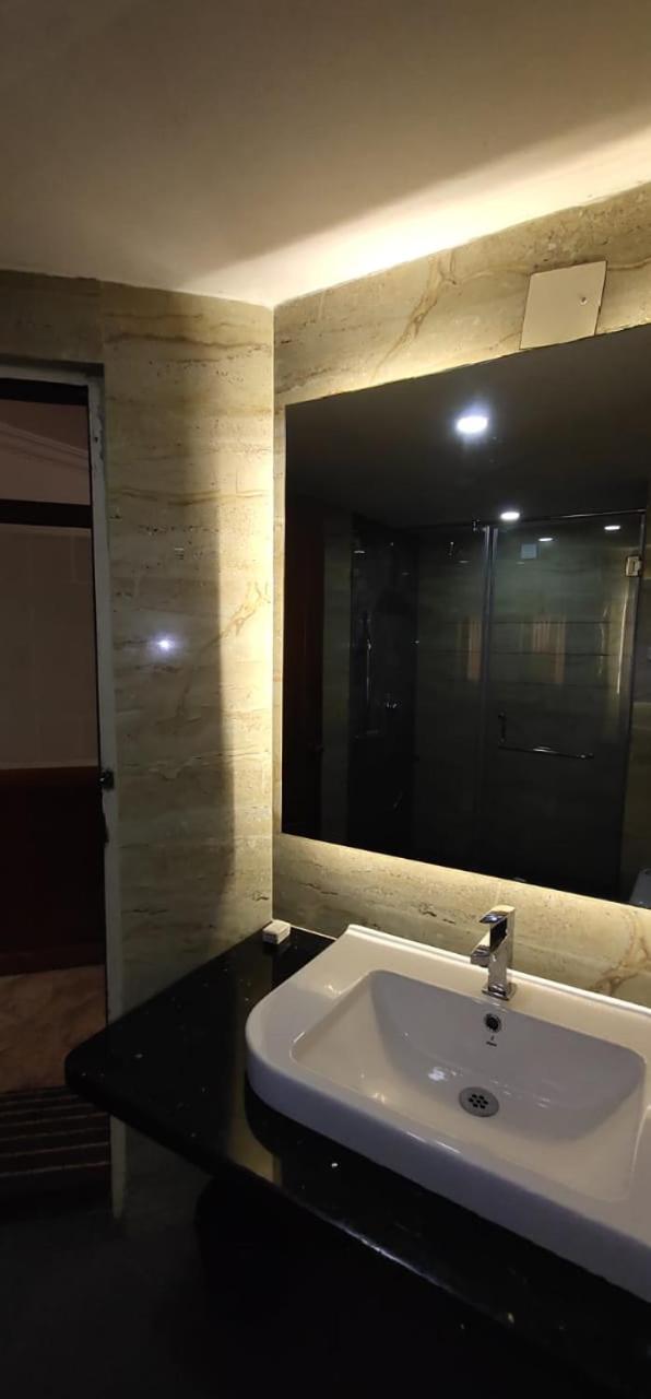 Deluxe Double Room with Fan - Photo 6