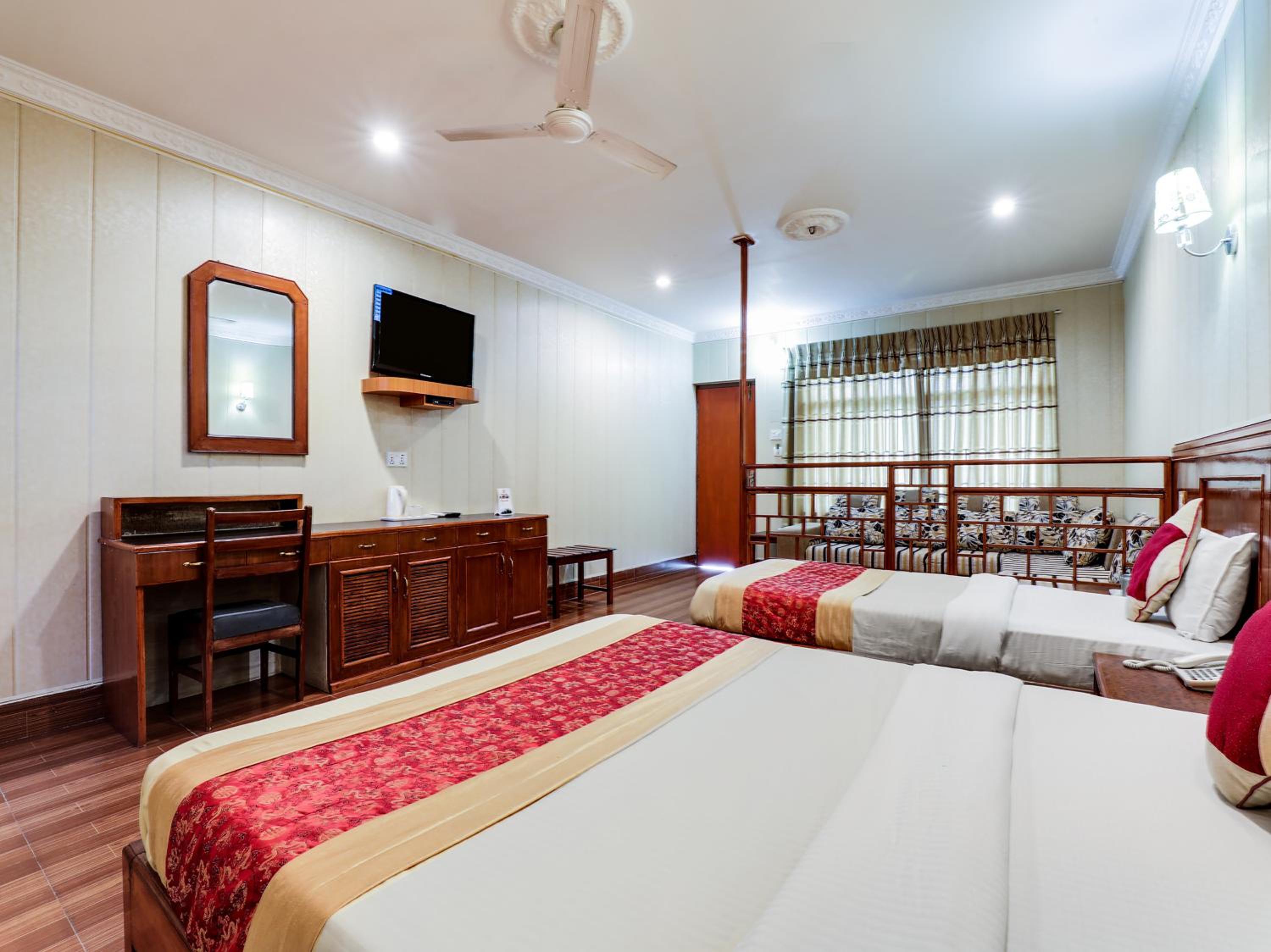 Deluxe Room - Photo 23