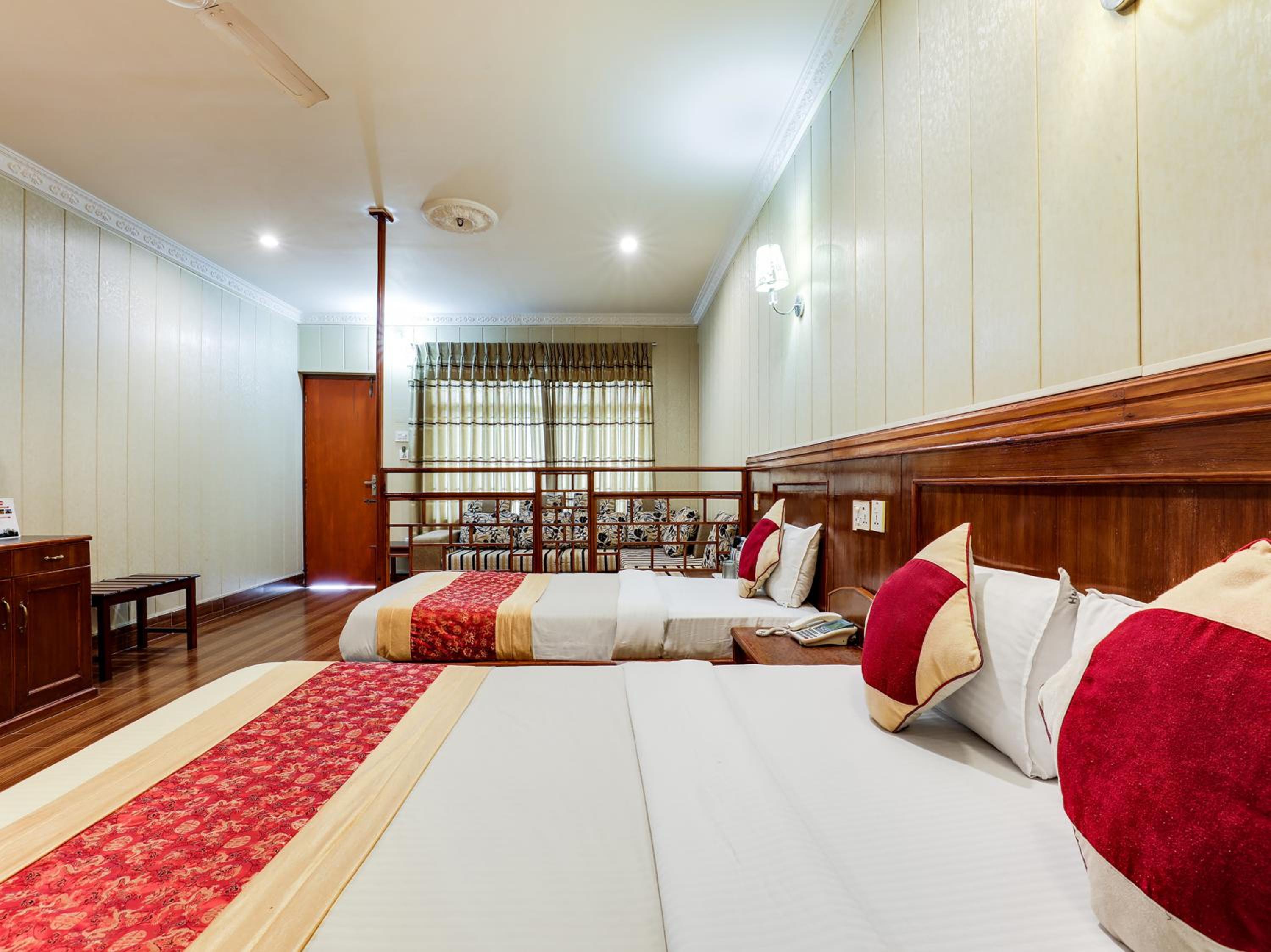 Deluxe Room - Photo 22