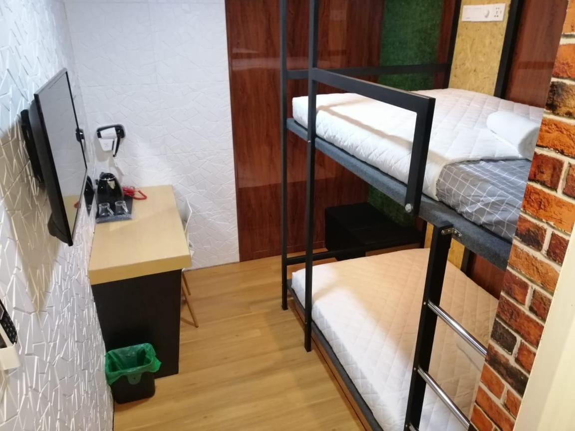 Twin Room with Bathroom photo 3