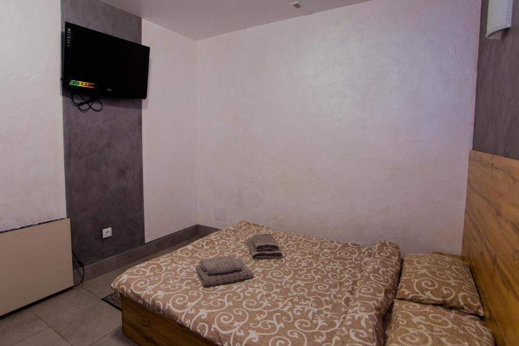 Economy Double Room photo 2