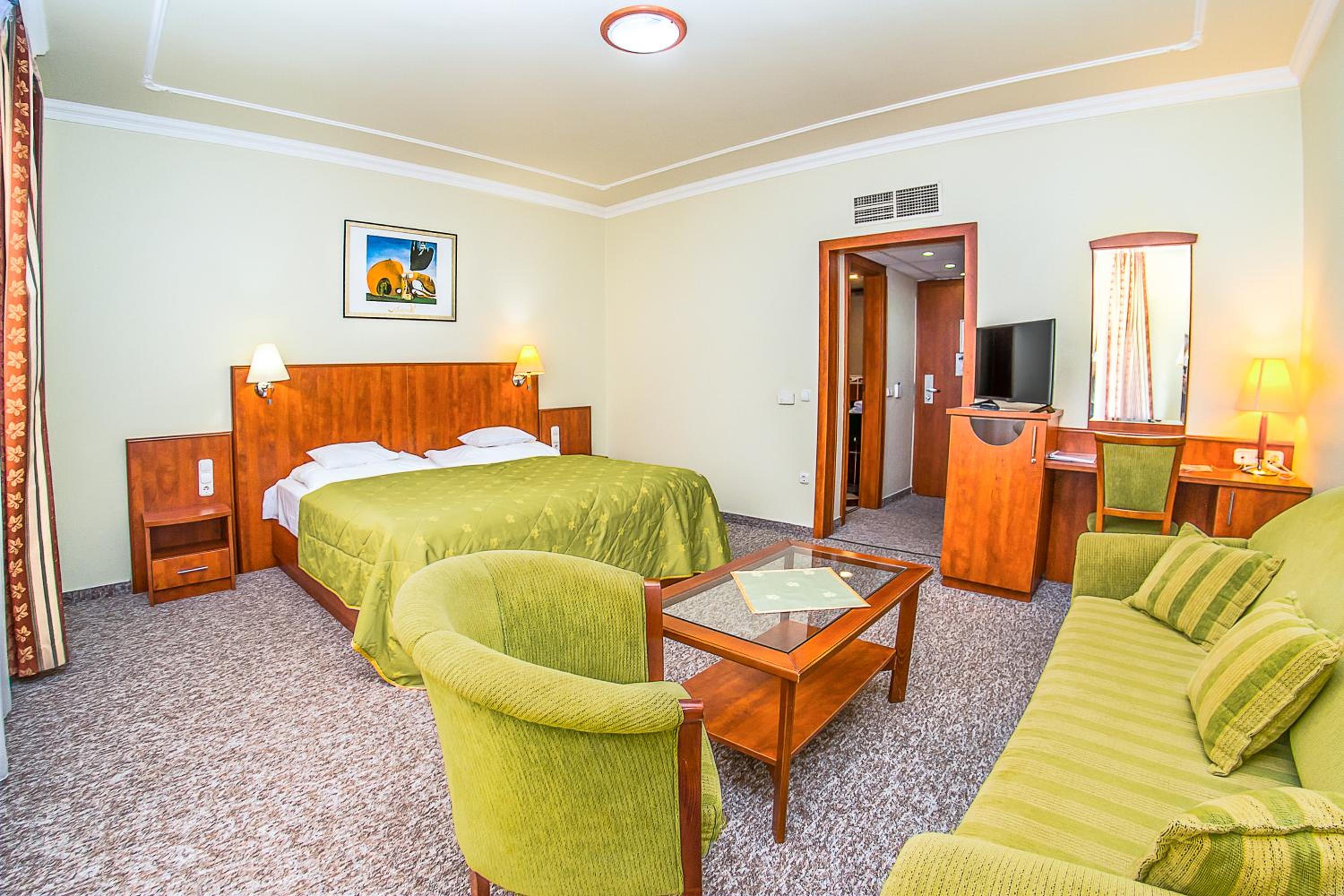 Double or Twin Room with Balcony - New Building photo 1