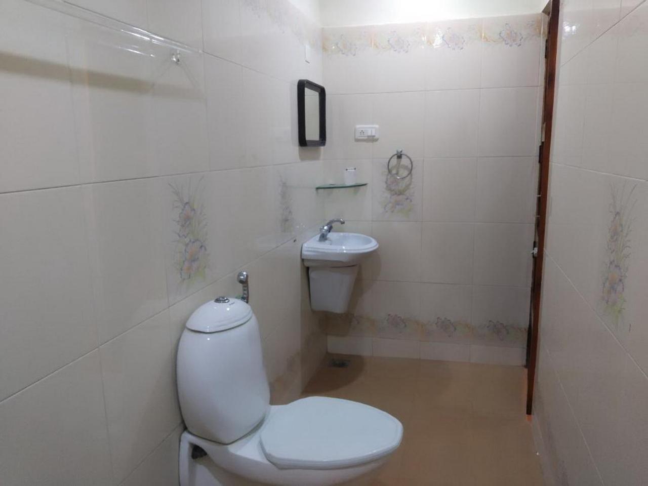 Deluxe Double Room - Photo 8