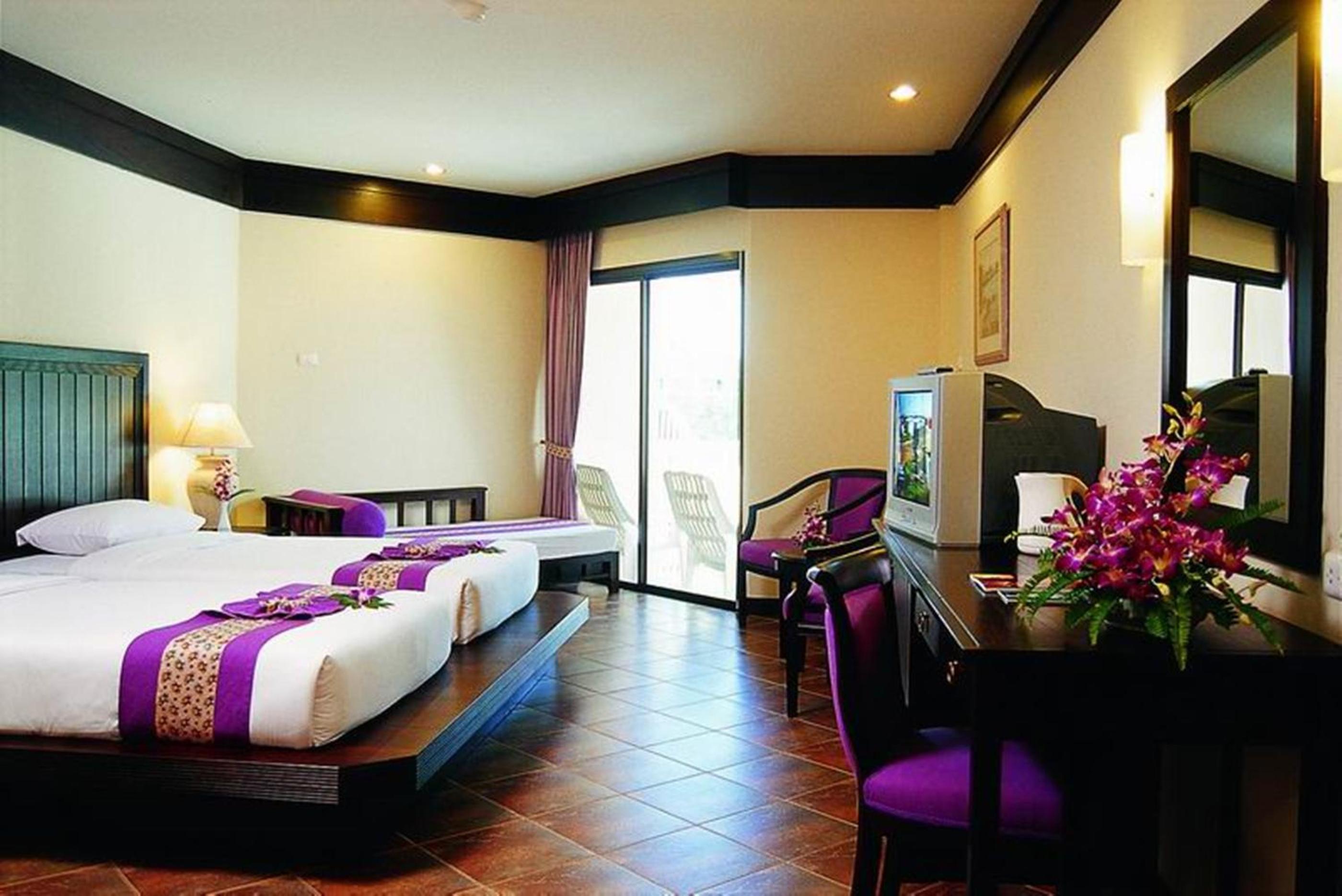 Deluxe Double or Twin Room - Photo 7