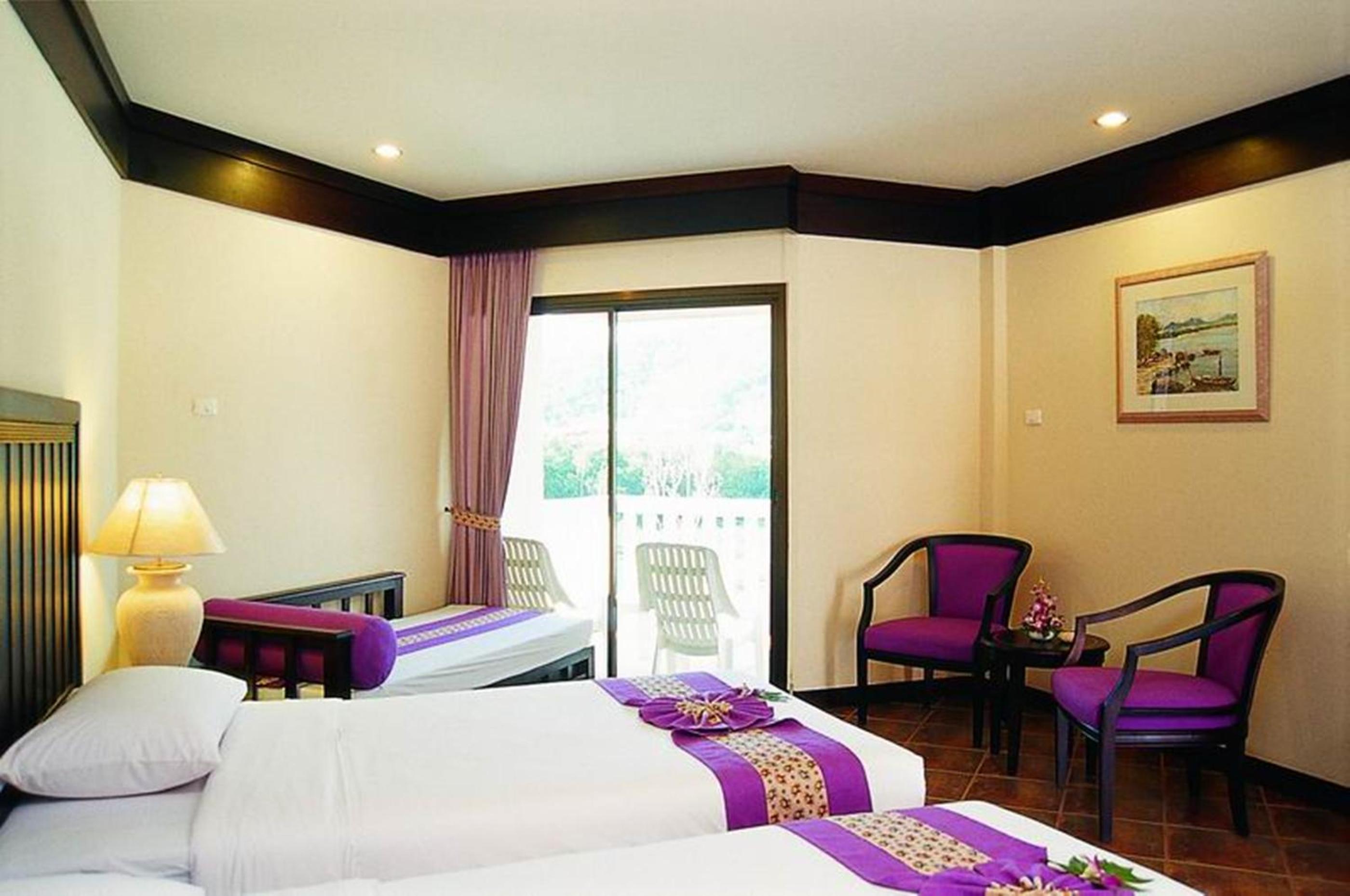 Deluxe Double or Twin Room - Photo 10
