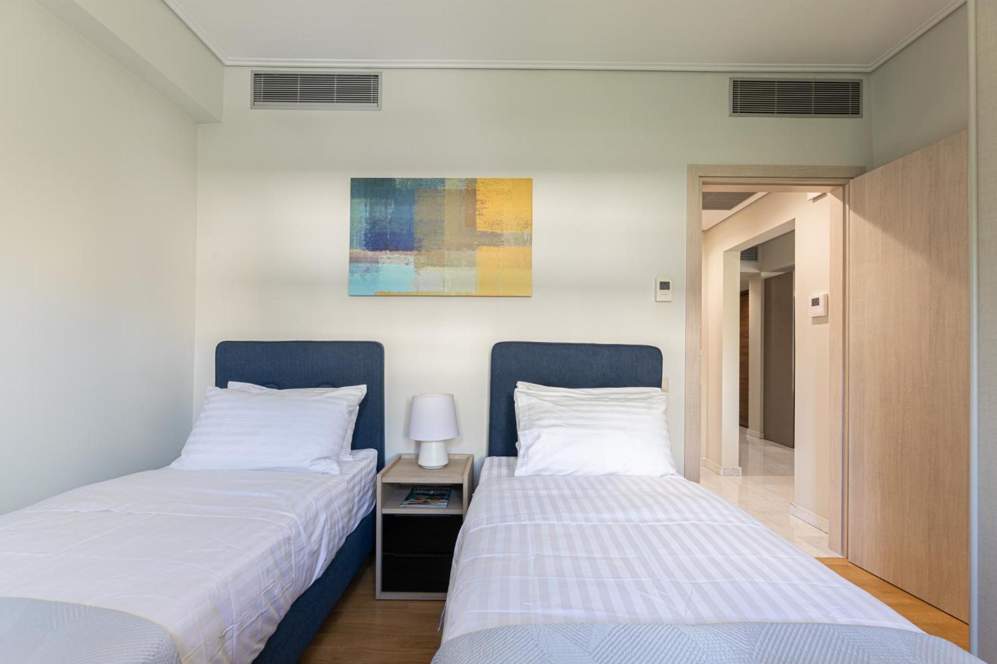 Elegant Two-Bedroom Apartment photo 1