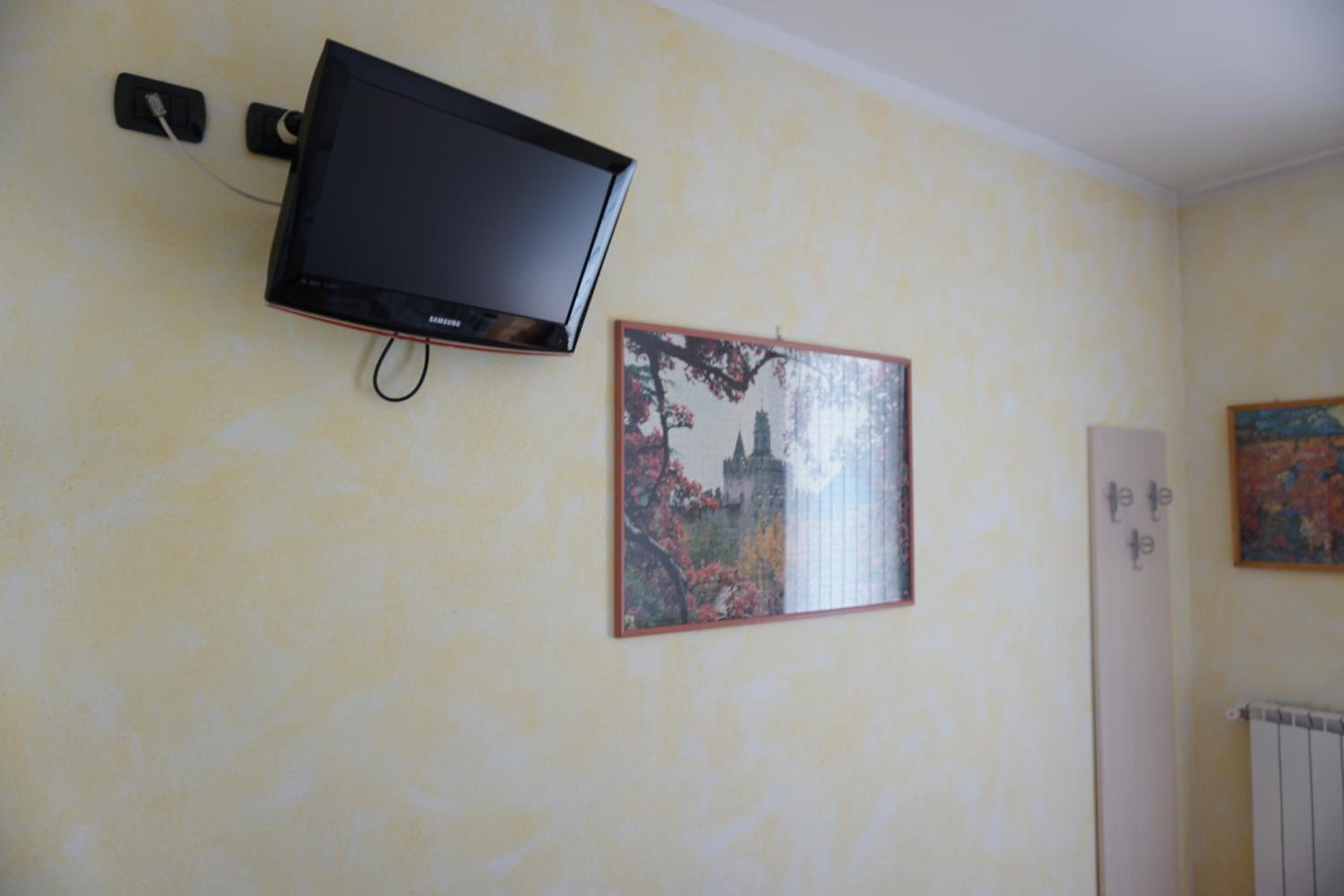 Twin Room - Photo 4