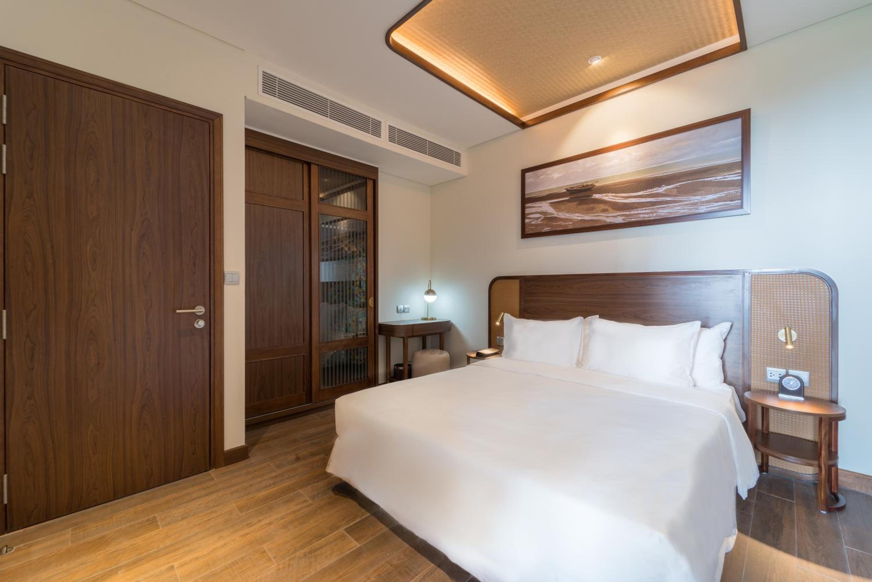 Two-Bedroom Executive Queen Room with Sea View