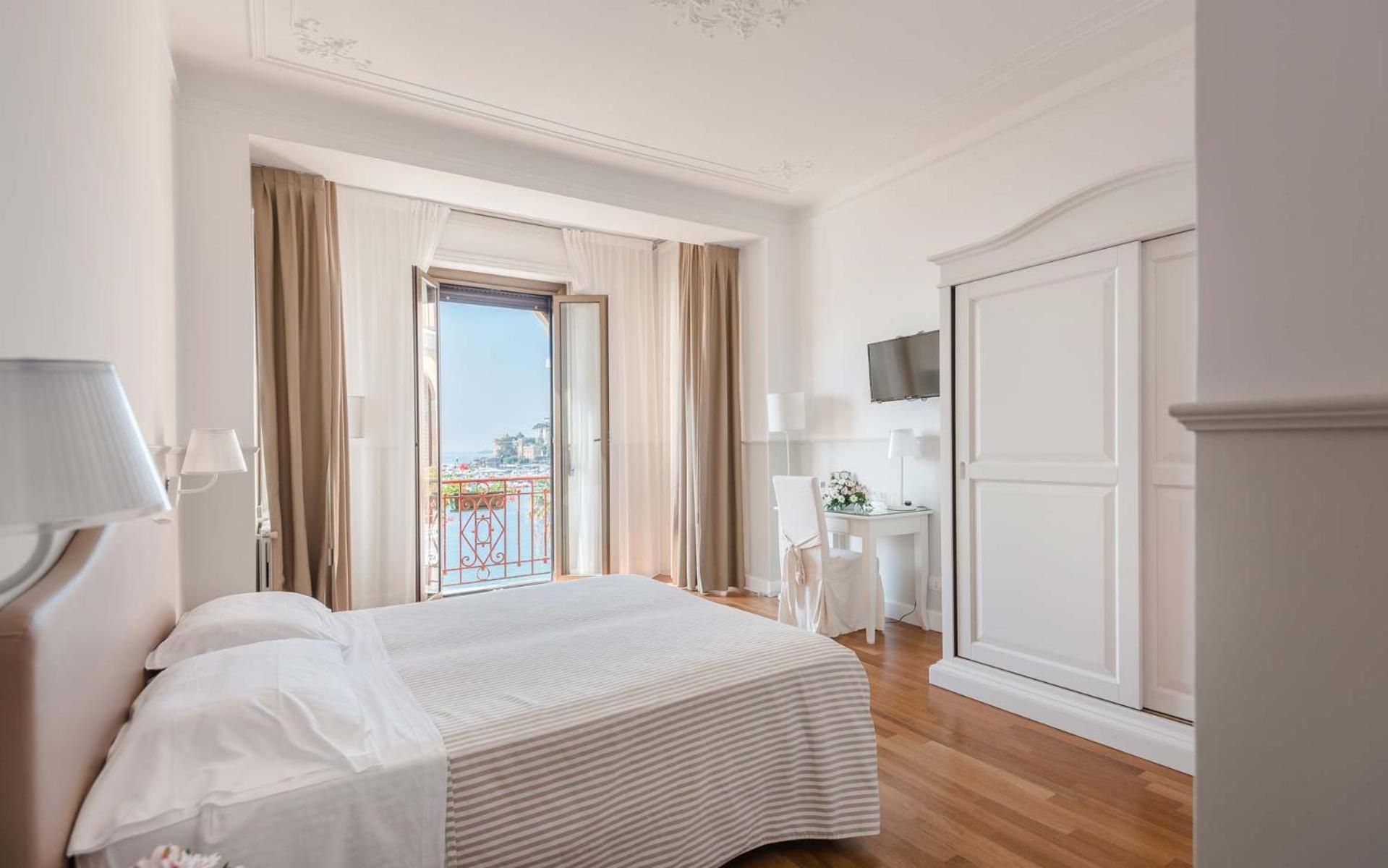 Triple Room with Sea View - Photo 2